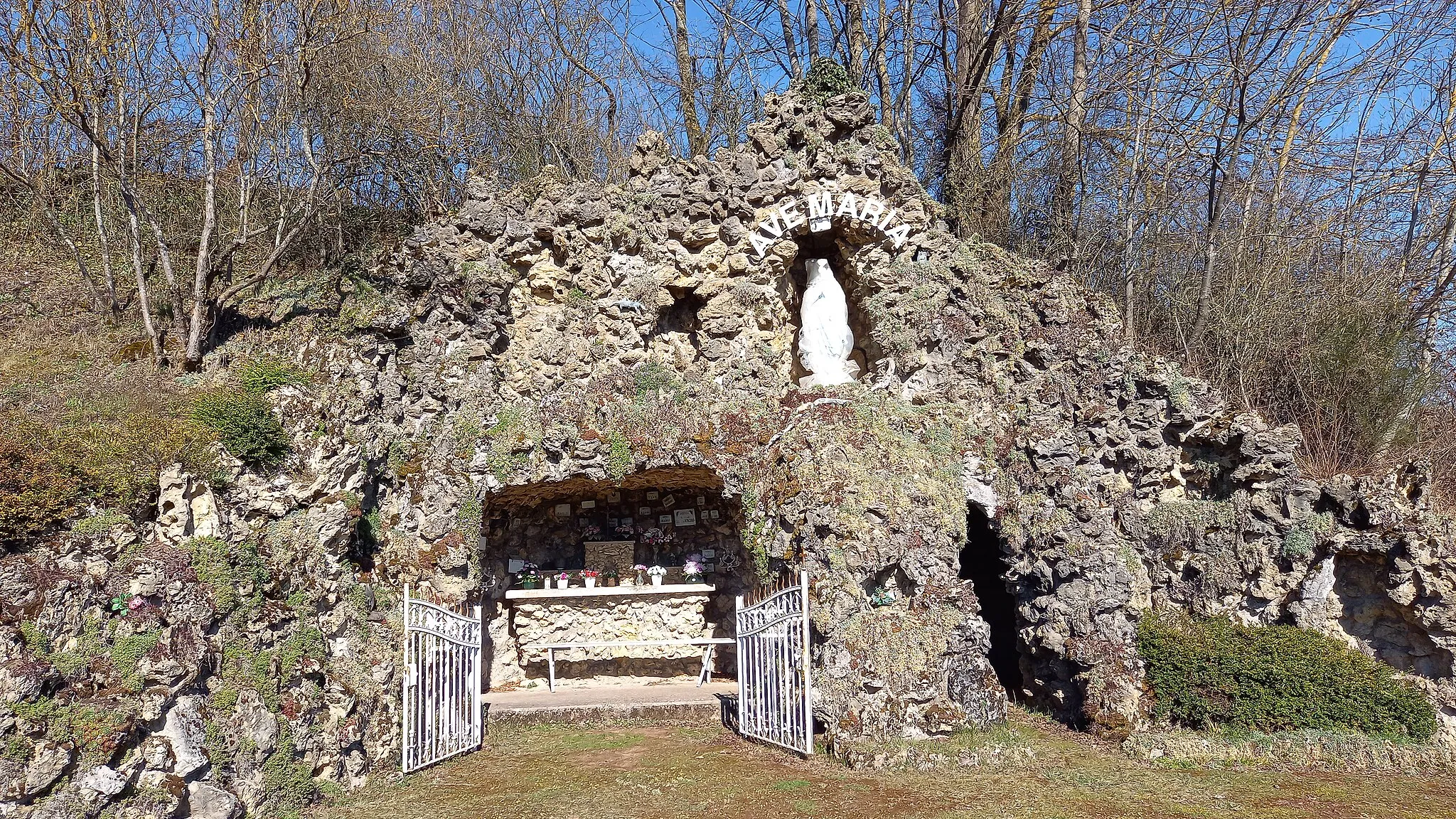 Photo showing: Grotte de Lourdes de Lixing-les-Rouhling (Moselle, France)