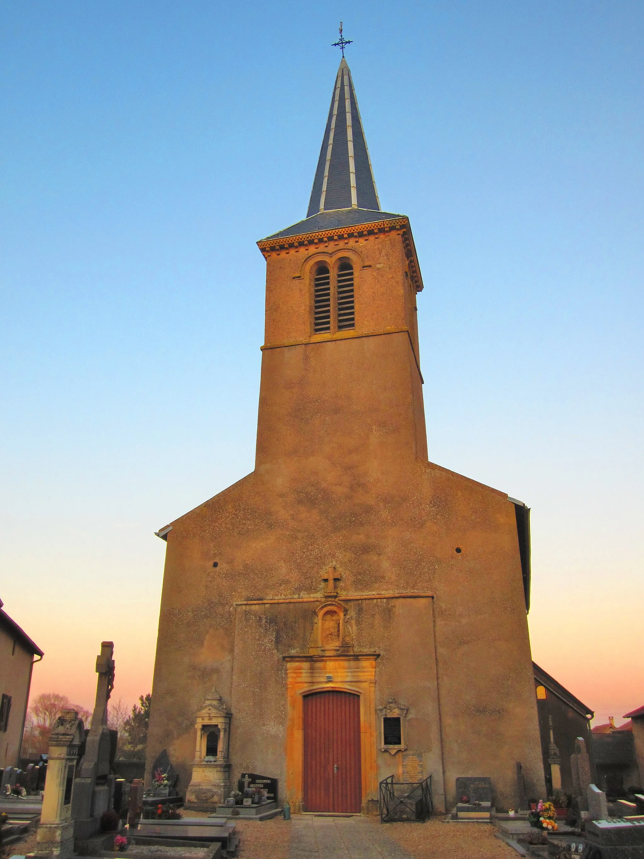 Photo showing: Malroy church