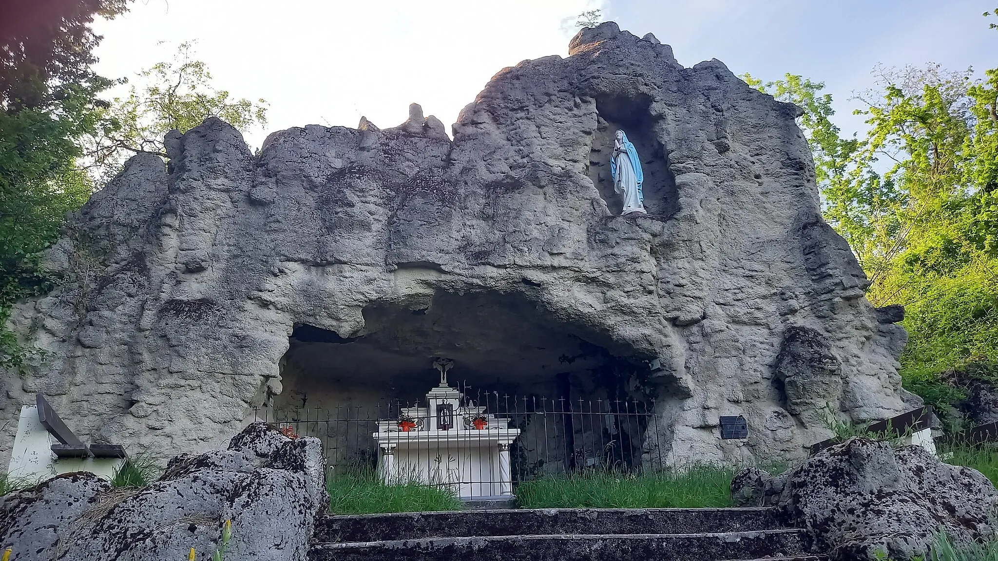 Photo showing: Grotte de Lourdes de Rémering (Moselle, France)