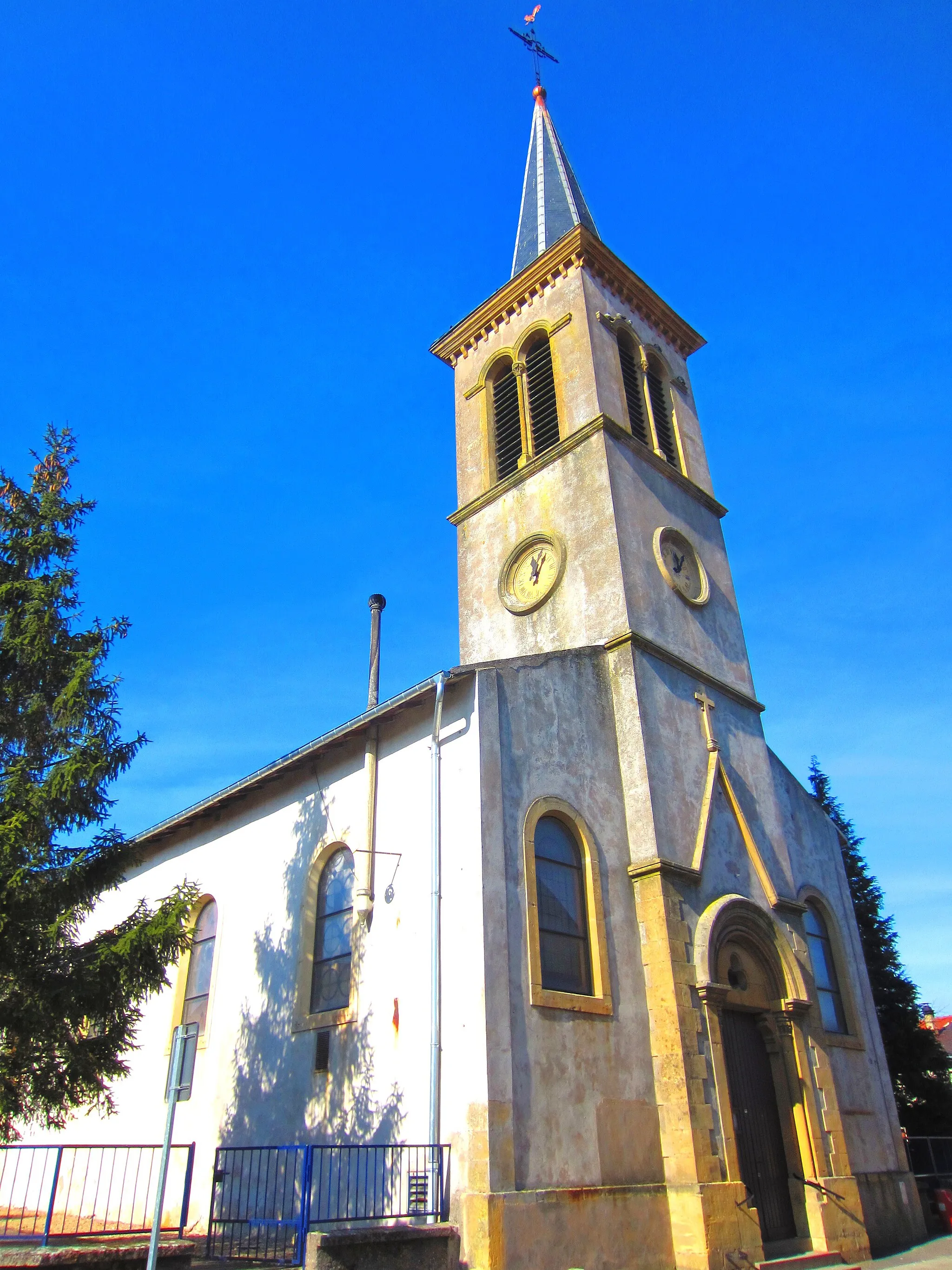 Photo showing: Sanry Vigy church