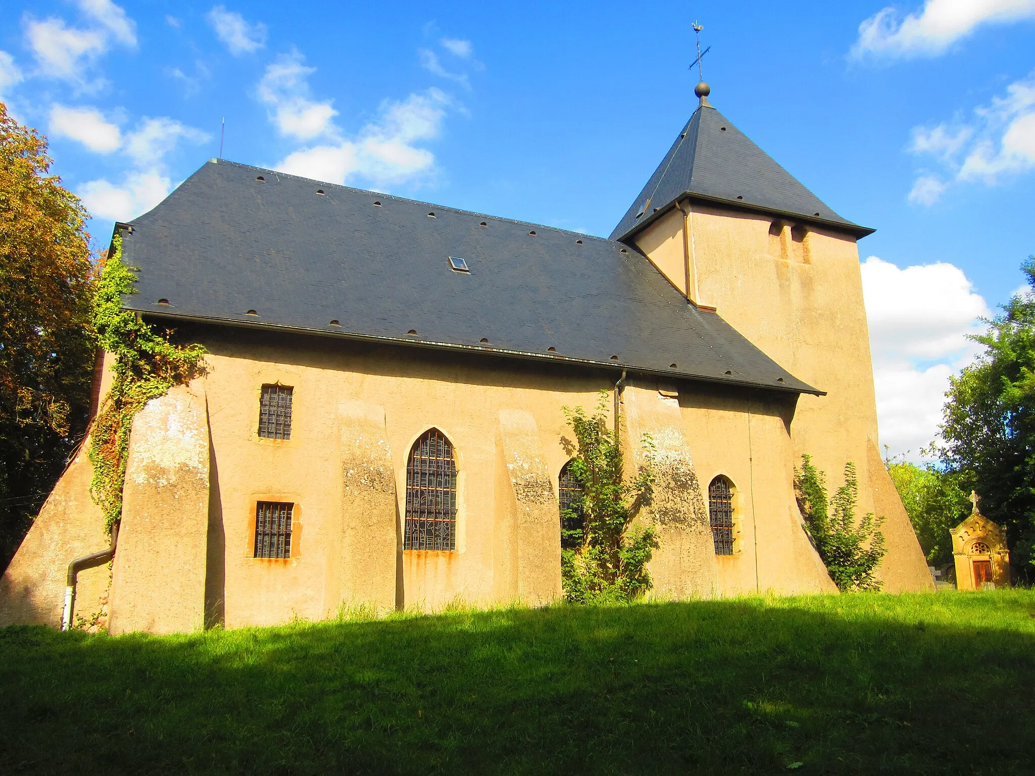 Photo showing: Valmunster church