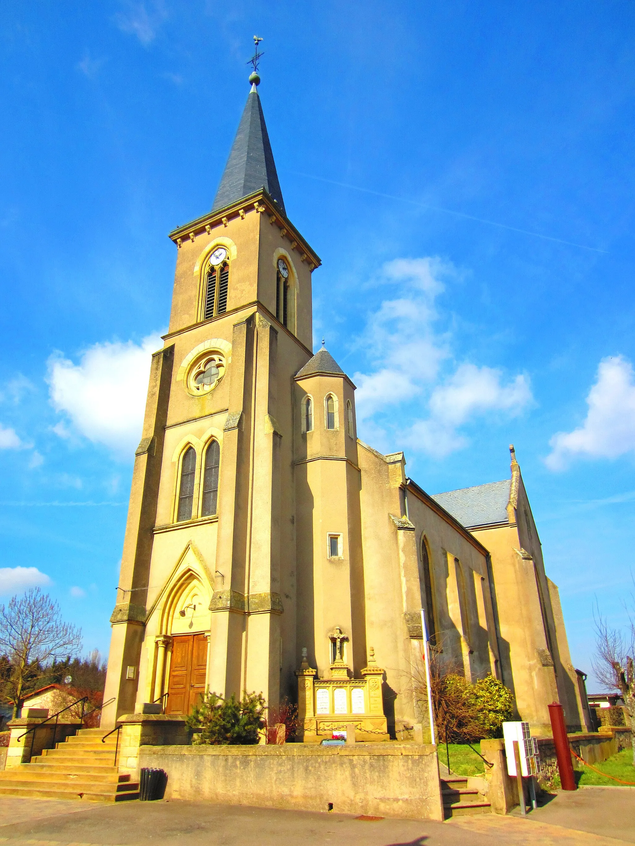 Photo showing: Church of Zoufftgen (Moselle, France).