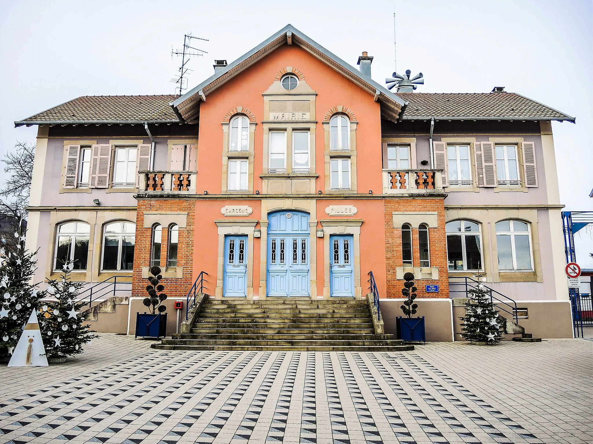 Photo showing: Ancienne mairie-école.
