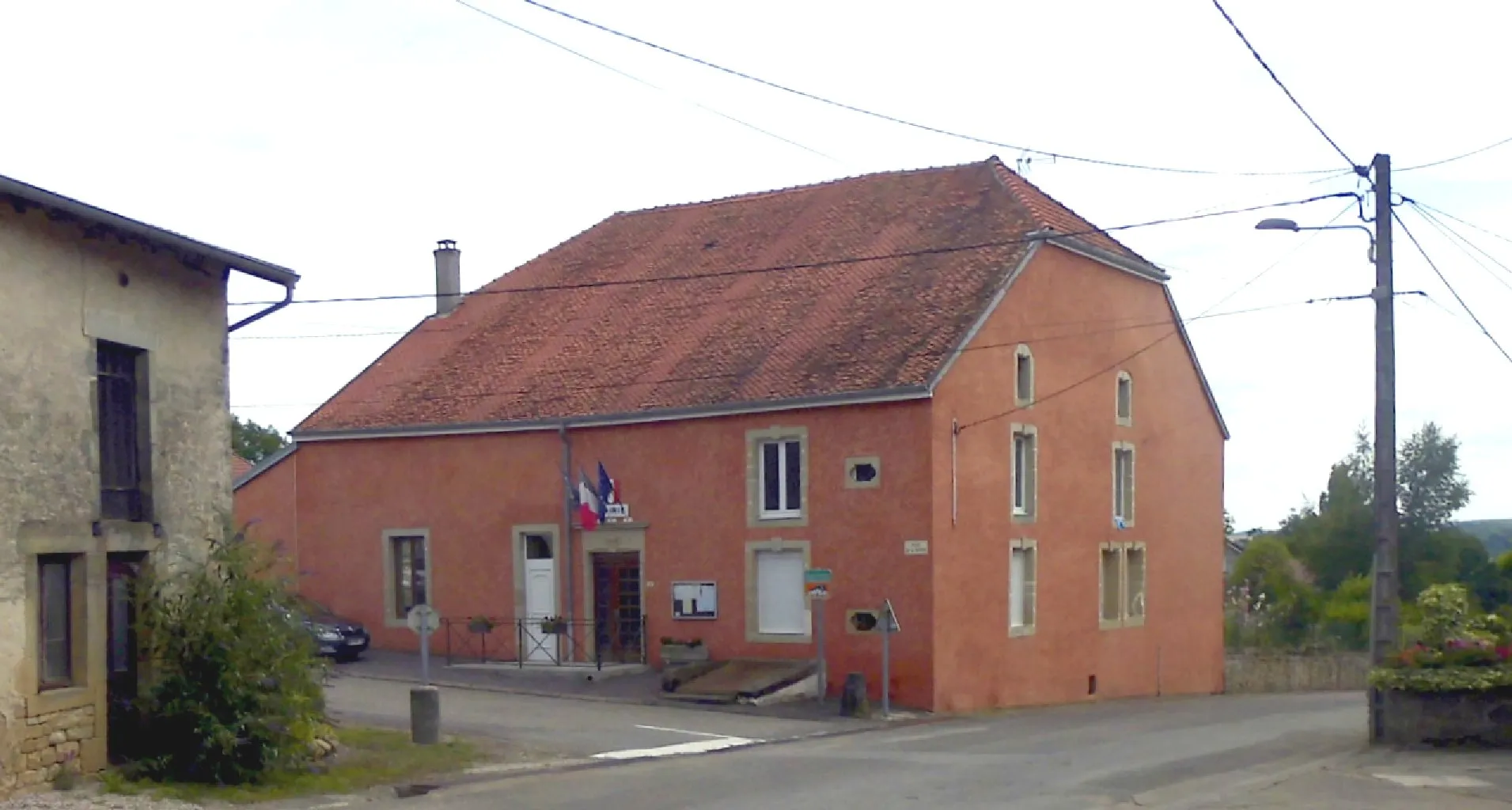 Photo showing: La mairie de Bousseraucourt