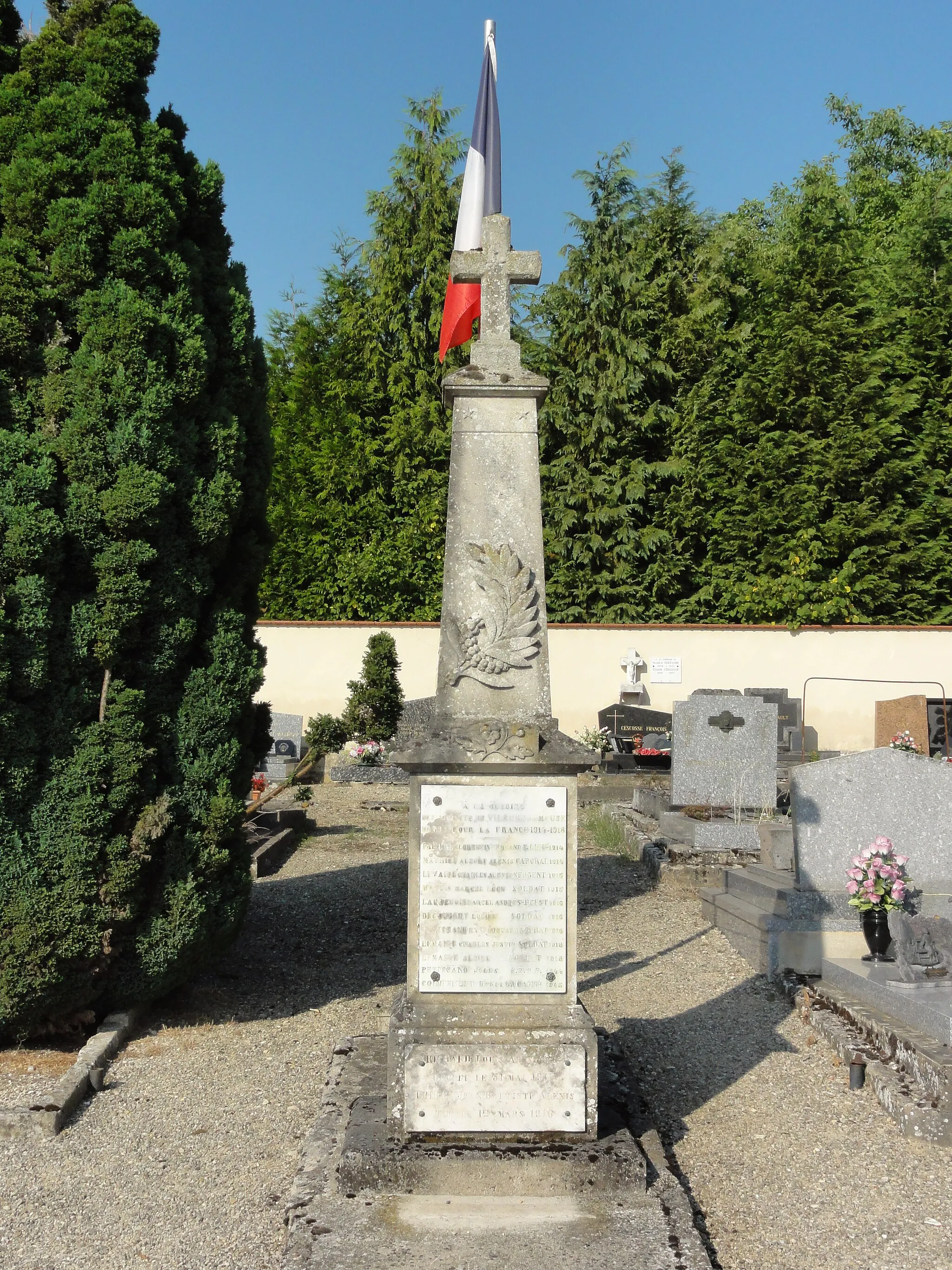 Photo showing: Villers-sur-Meuse (Meuse) cimetière, monument aux morts