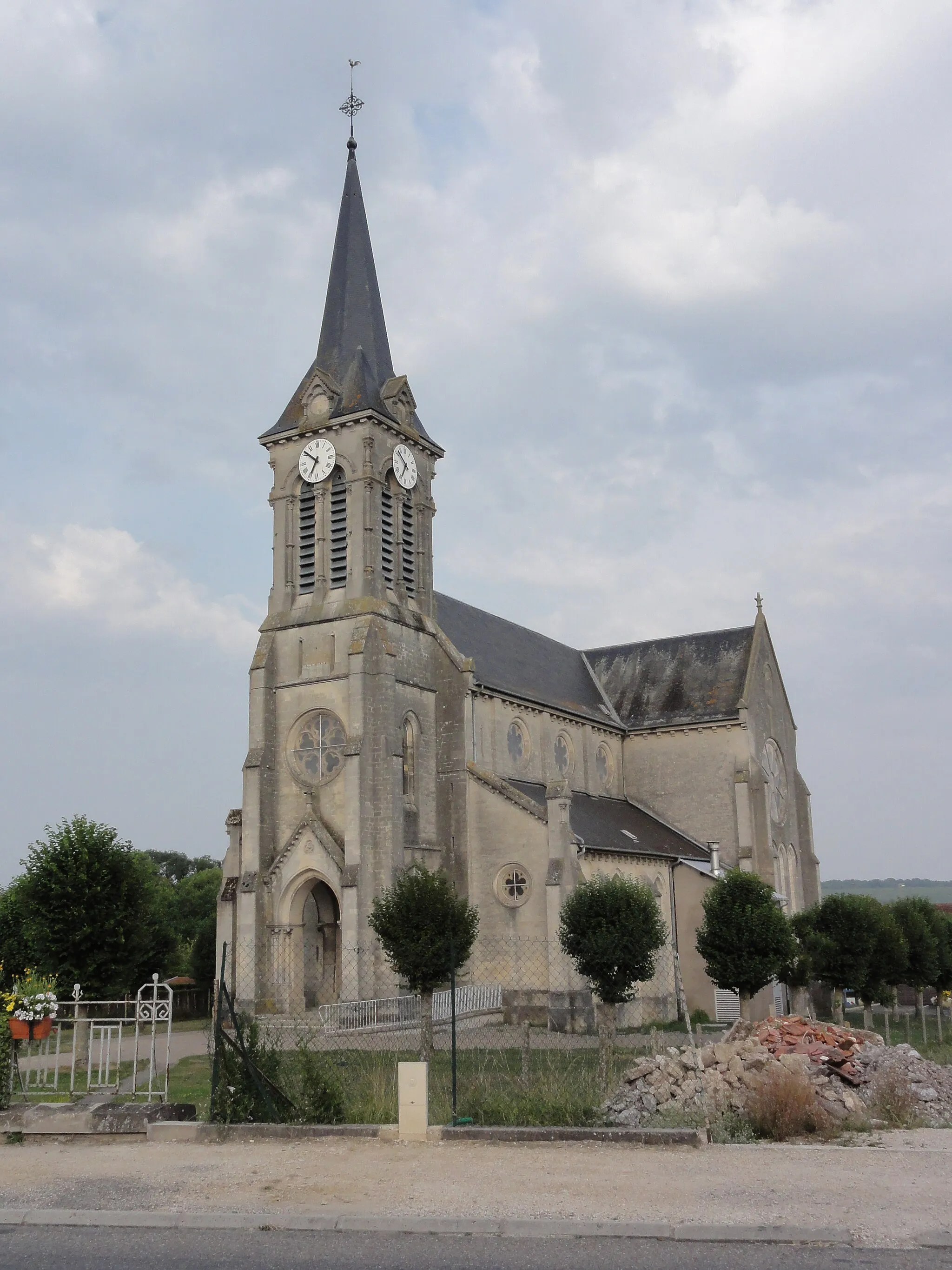 Photo showing: Dugny-sur-Meuse (Meuse) église