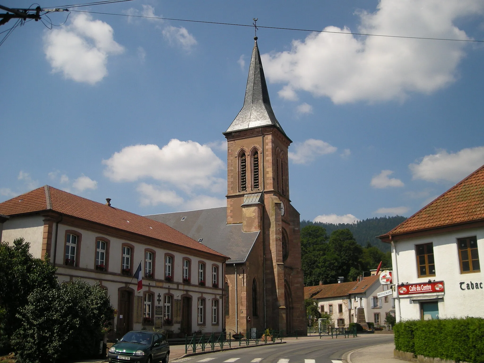Photo showing: Mairie et église de La Petite Raon (Vosges, France)