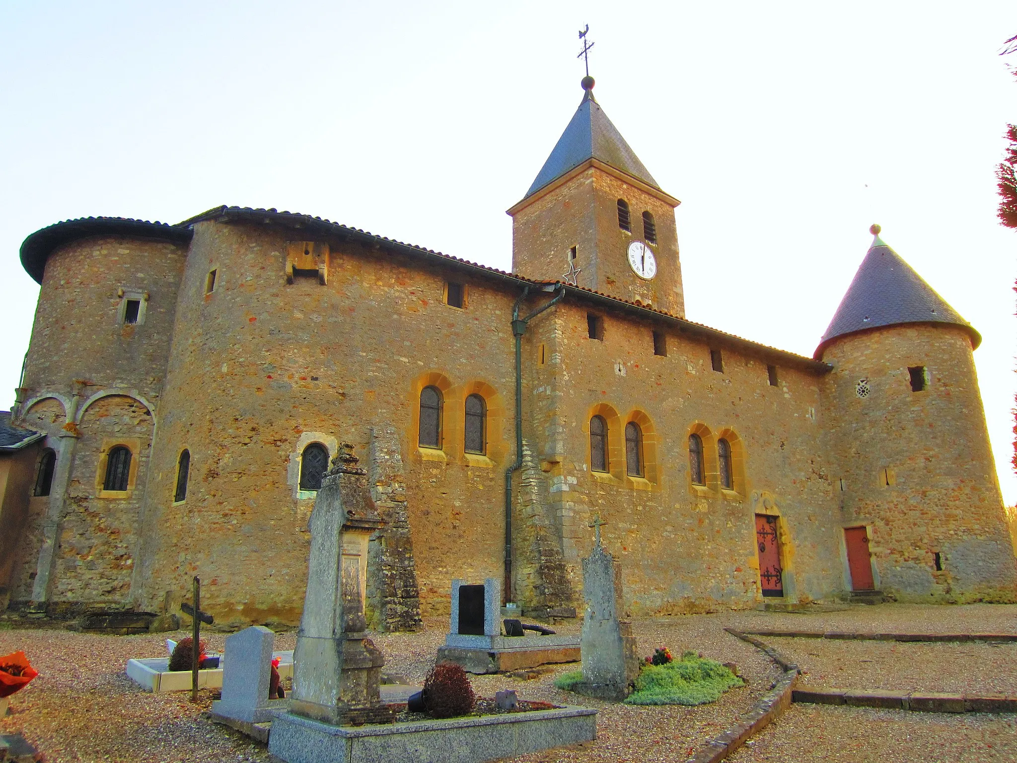 Photo showing: This building is classé au titre des monuments historiques de la France. It is indexed in the base Mérimée, a database of architectural heritage maintained by the French Ministry of Culture, under the reference PA00106797 .