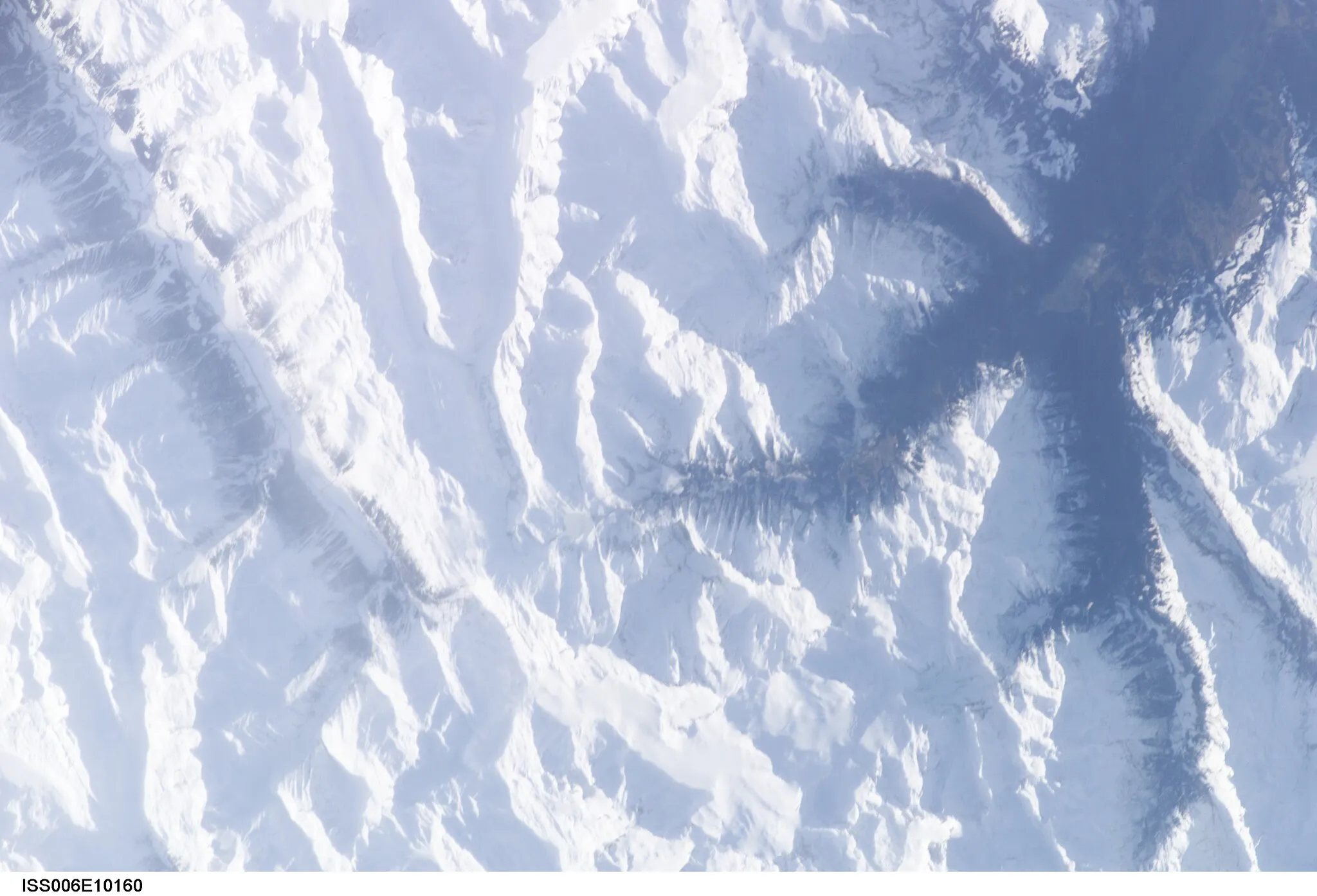Photo showing: View of Switzerland taken during ISS Expedition 6.