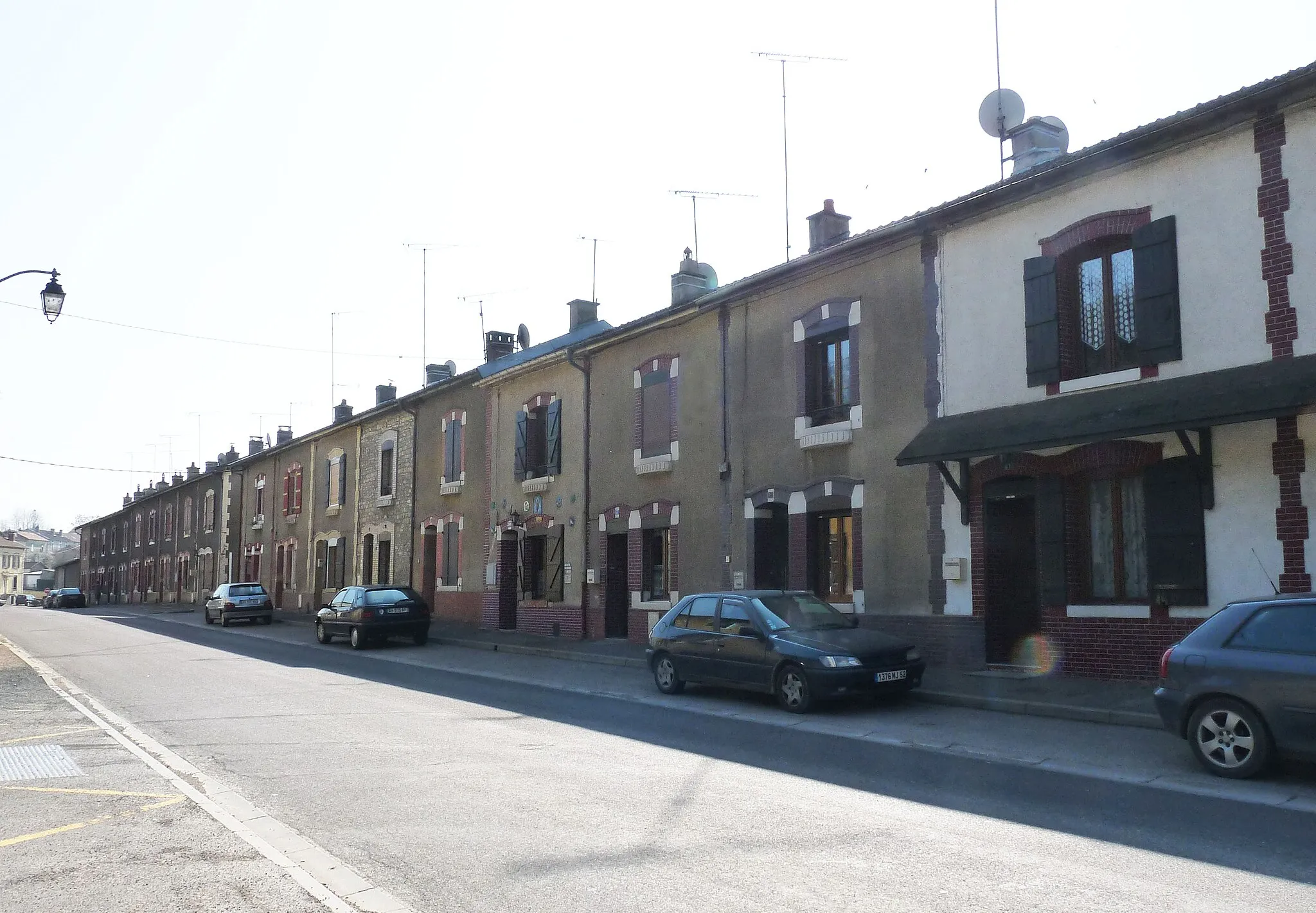 Photo showing: Rangée de maisons ouvrières à Brousseval (Haute-Marne)