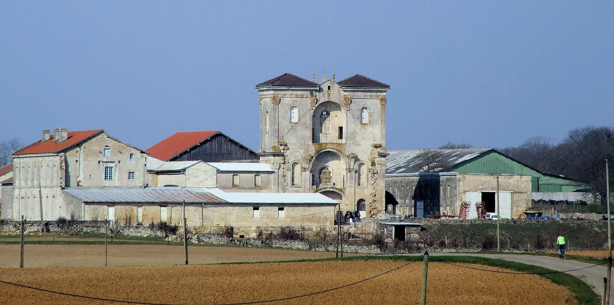 Photo showing: Stainville - Abbaye des Prémntrés de Jovilliers - Une abbaye au milieu des champs