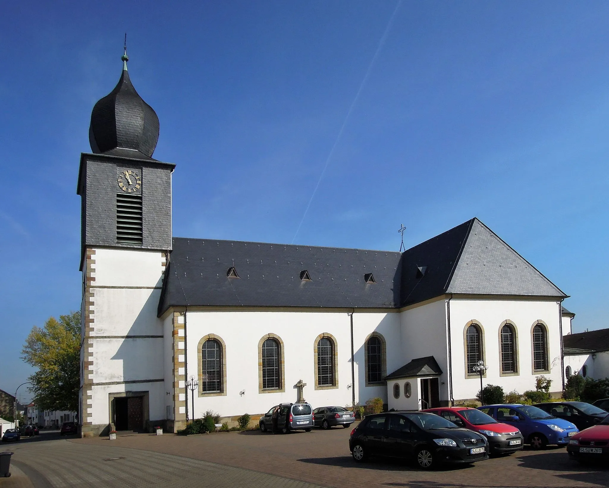 Photo showing: Kleinstraße, Pfarrkirche St. Crispinus und St. Crispinianus(Einzeldenkmal)