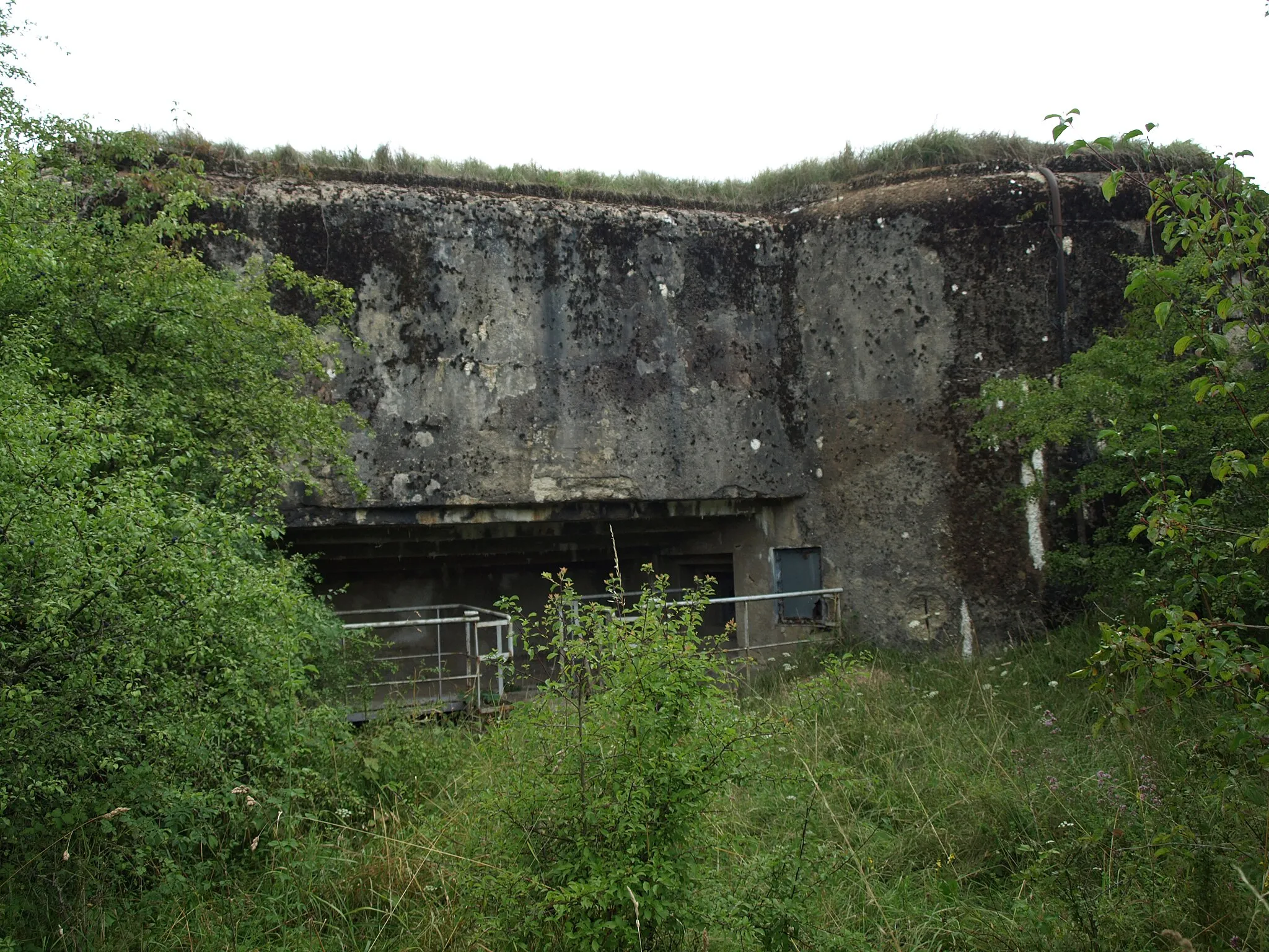 Photo showing: Fortress Rochonvillers at the Maginot line - During the Cold War it found a new use as a hardened military command center, first for NATO and then for the French Army.