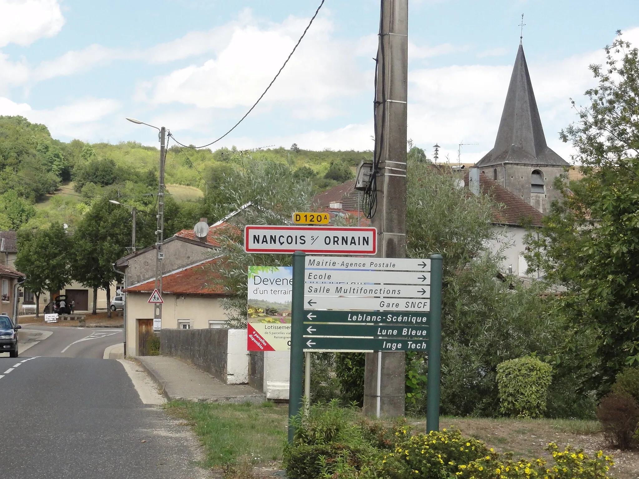 Photo showing: Le centre du village