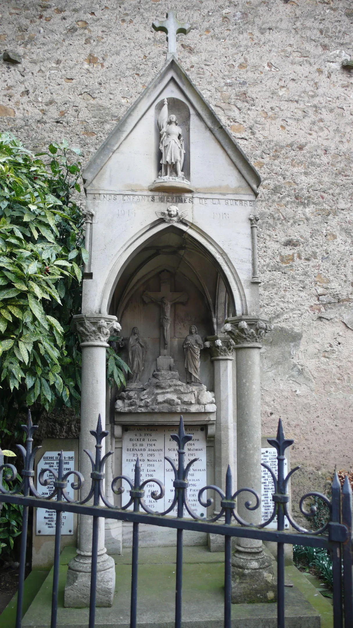 Photo showing: Monument bei der Kierch Œutrange