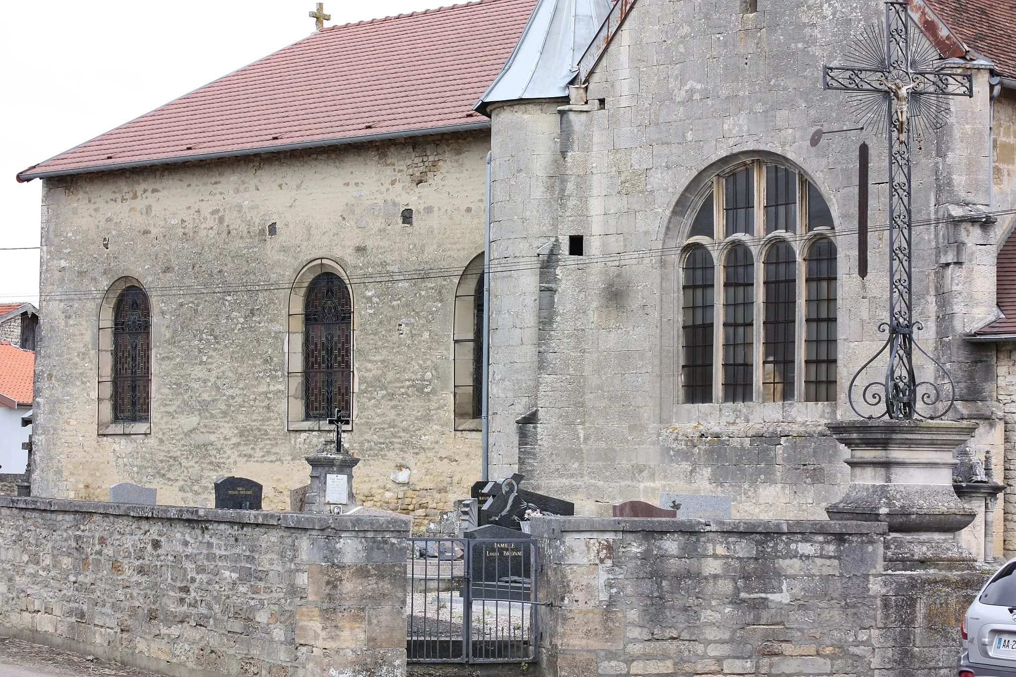 Photo showing: Morancourt - Eglise Saint-Pierre-ès-Liens
Vue générale