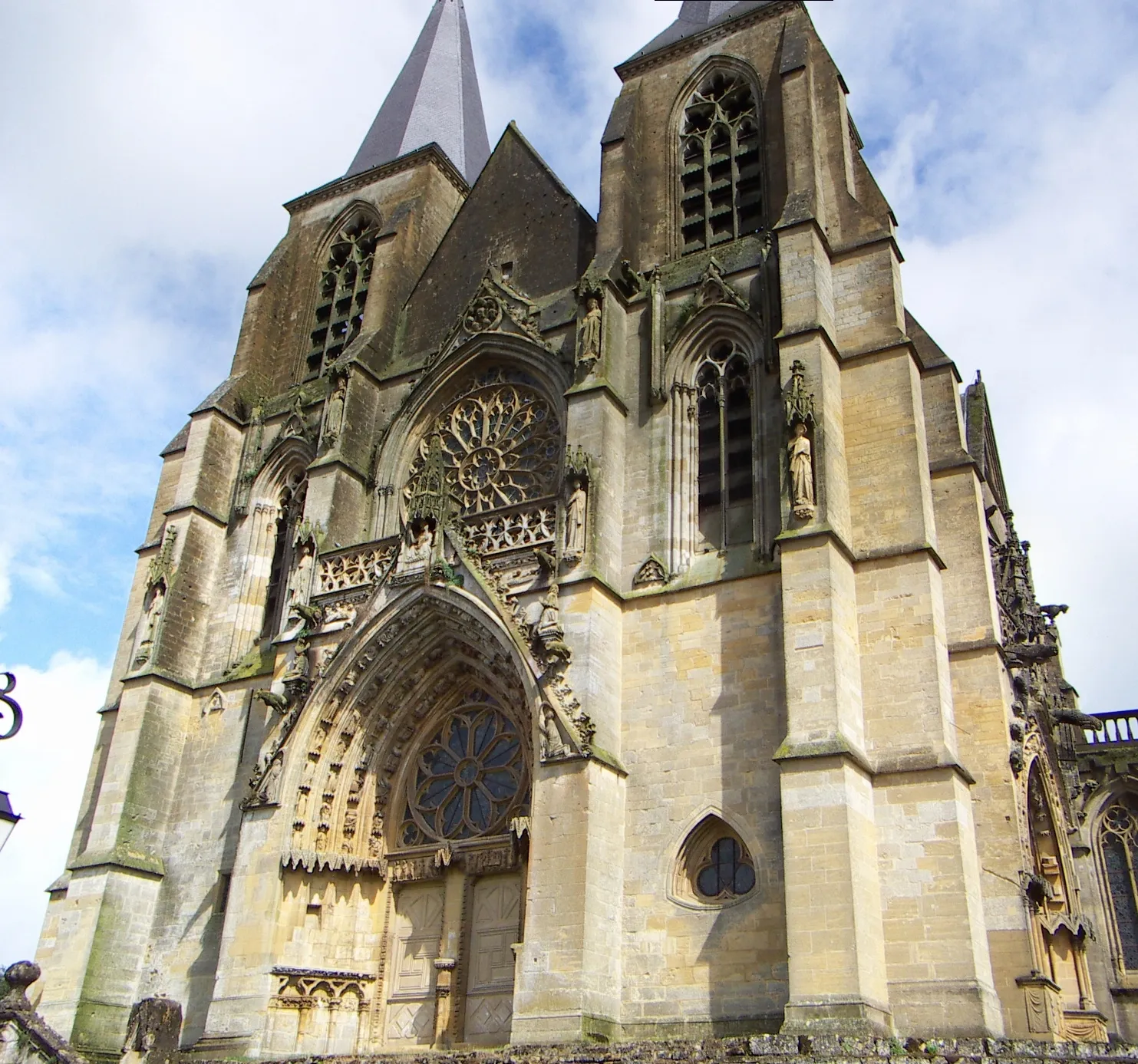 Photo showing: Basilique Notre-Dame d'Avioth, France, Meuse