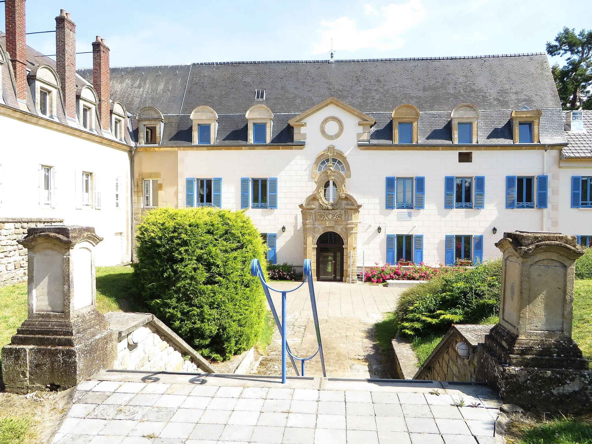 Photo showing: Juvigny-sur-Loison Ancienne abbaye de bénédictines Sainte-Scholastique