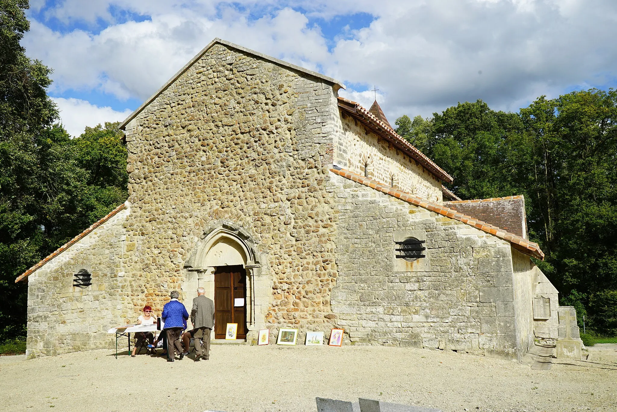 Photo showing: This building is indexed in the base Mérimée, a database of architectural heritage maintained by the French Ministry of Culture, under the reference PA00079151 .