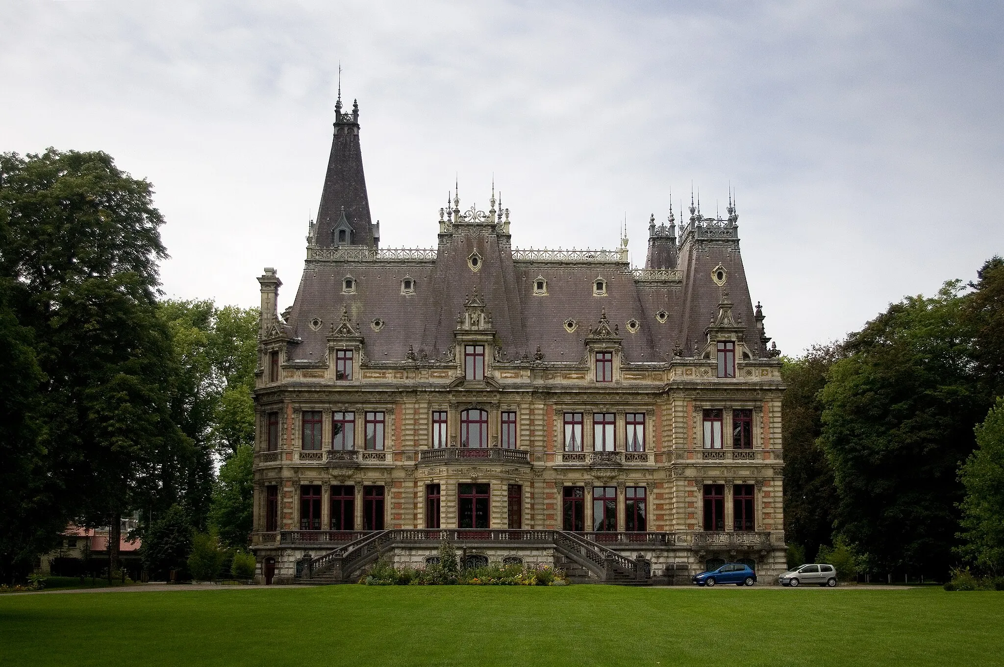 Photo showing: Bar-le-Duc (Meuse), Château de Marbeaumont, construit de 1901 à 1905 pour la famille de banquiers Varin-Bernier, aujourd'hui médiathèque Jean Jeukens