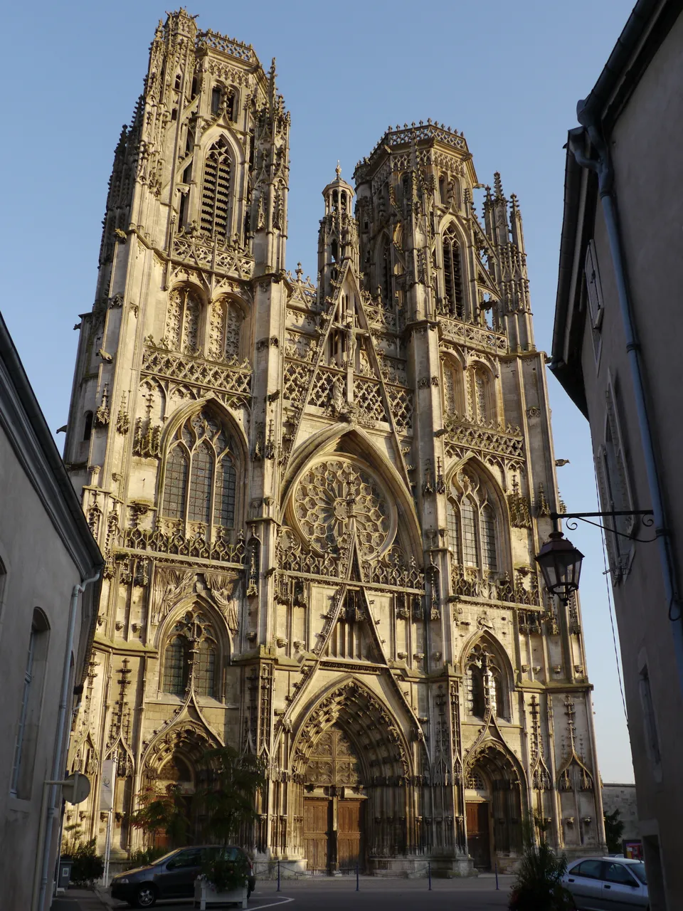 Photo showing: Description : façade gothique flamboyant de la Cathédrale Saint-Étienne de Toul, Lorraine, France.