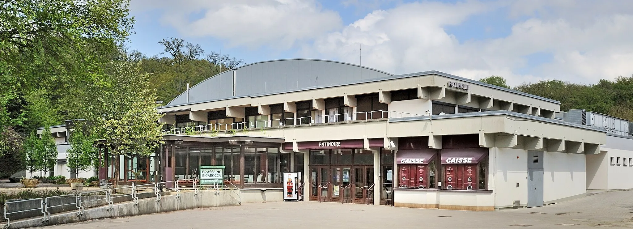 Photo showing: Luxembourg City: Ice rink at Kockelscheuer.