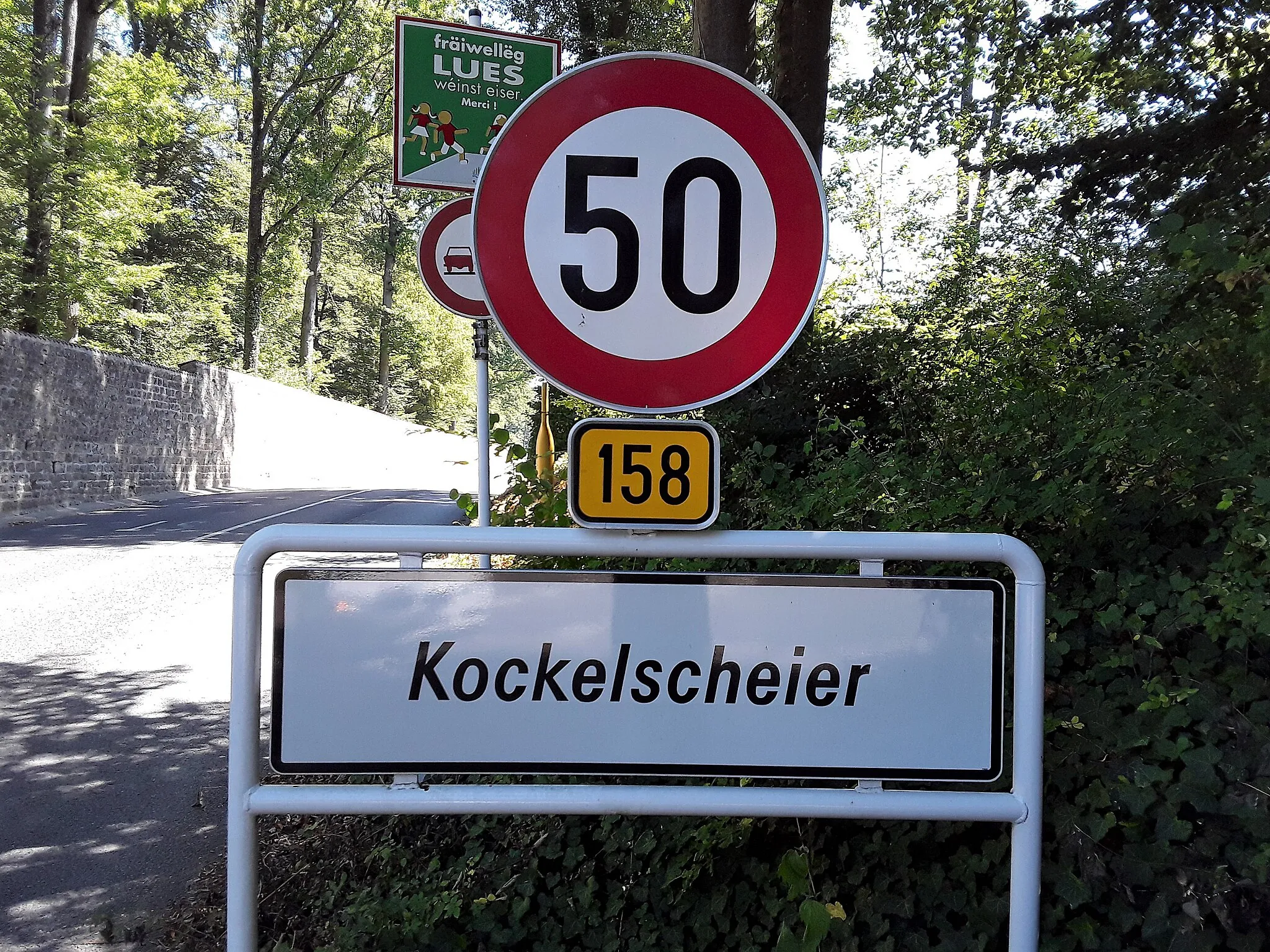 Photo showing: Kockelscheuer, panneau de localisation sur le CR158.