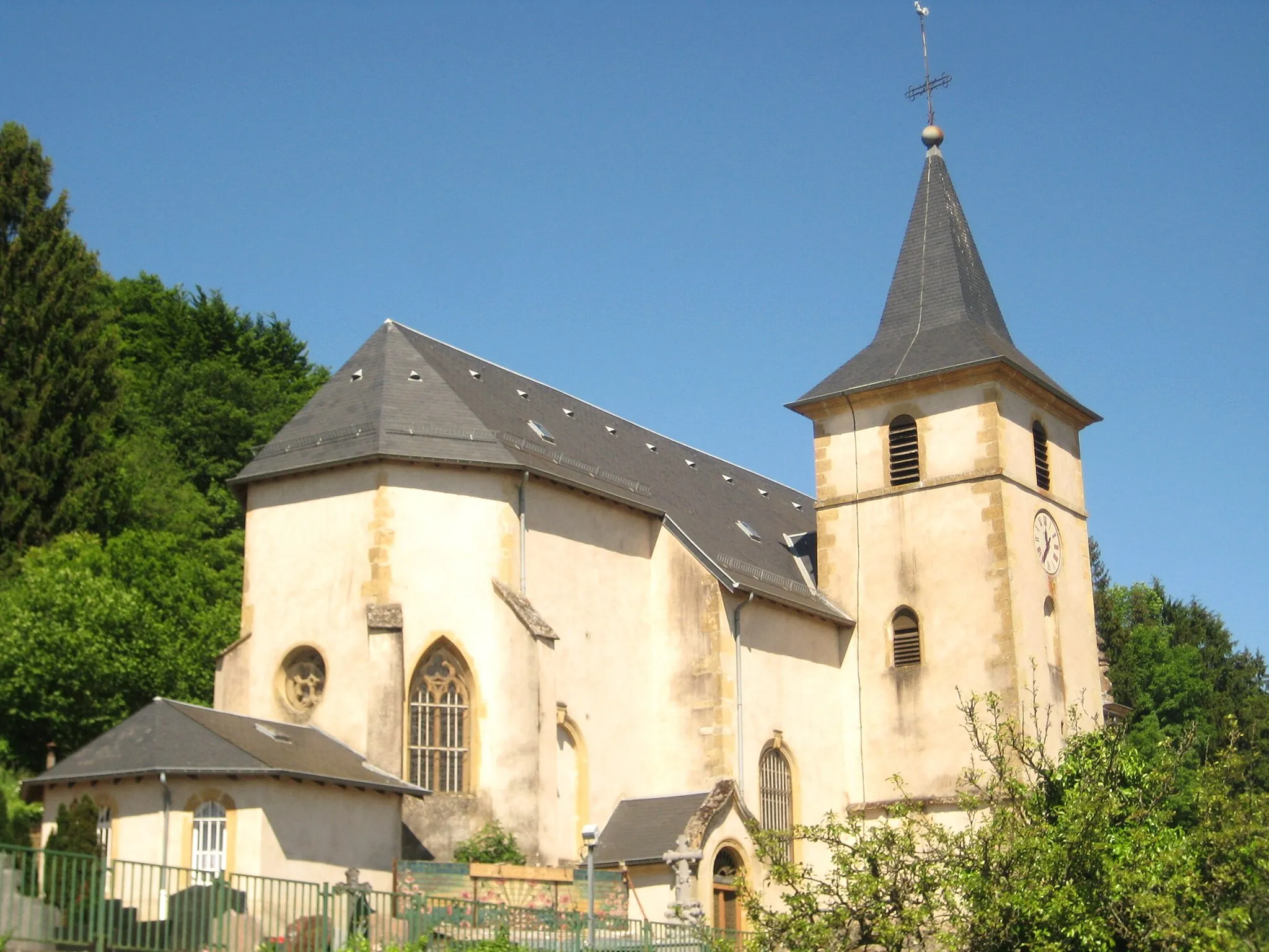 Photo showing: DescriptionEglise Volkrange.jpg

Église St-Jean-Baptiste de Volkrange
Date

4 June 2009
Source

mon appareil photo
Author

Aimelaime