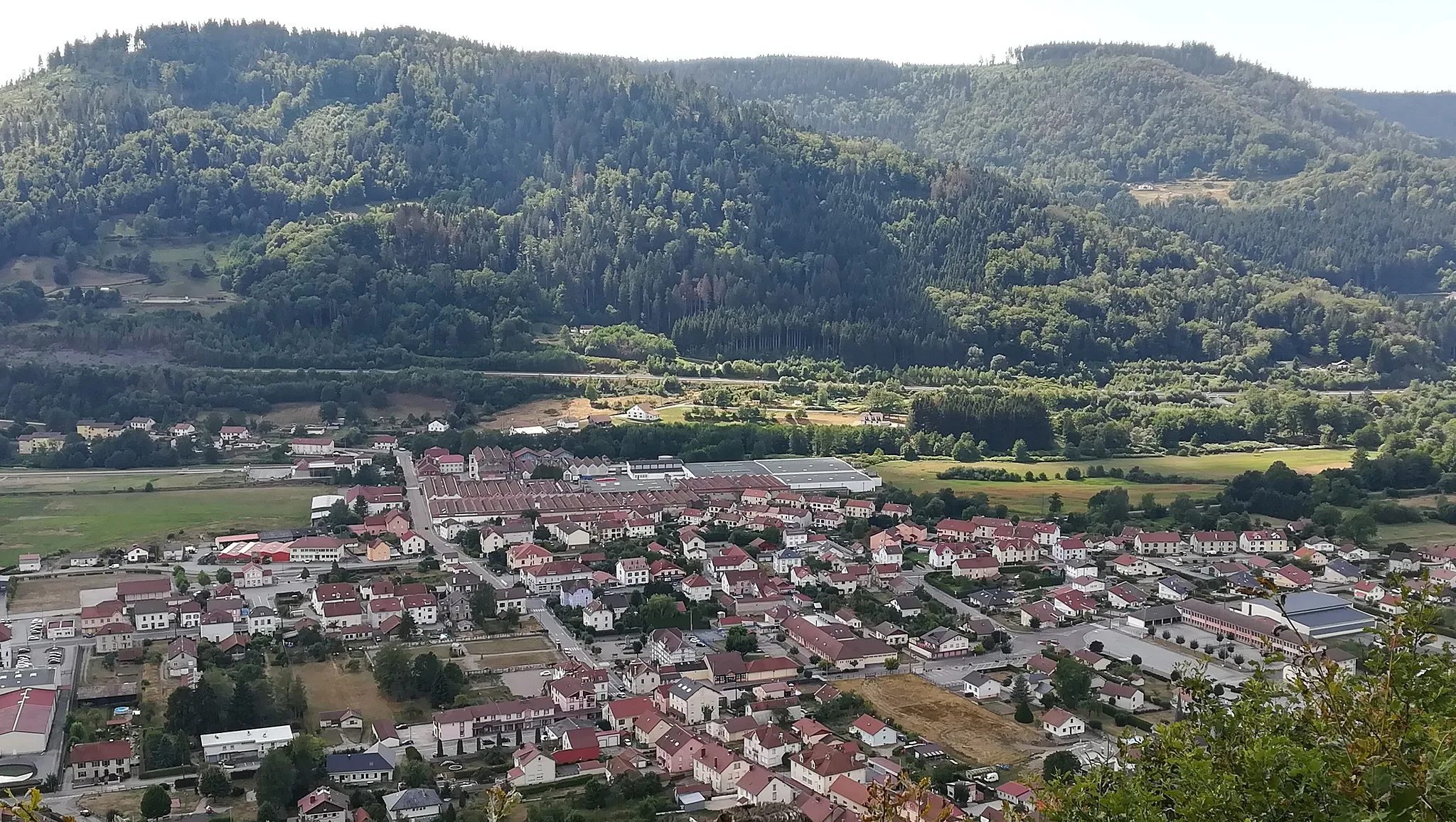 Photo showing: Village de Rupt sur Moselle depuis croix de parrier.