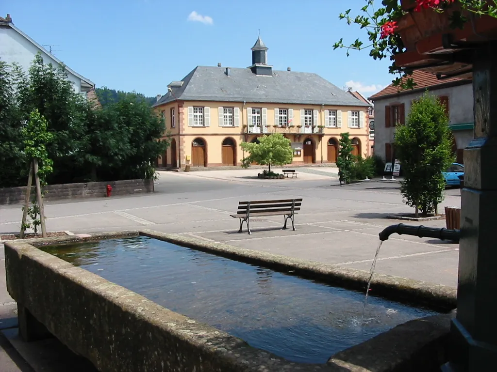 Photo showing: Town hall of Saales (France).