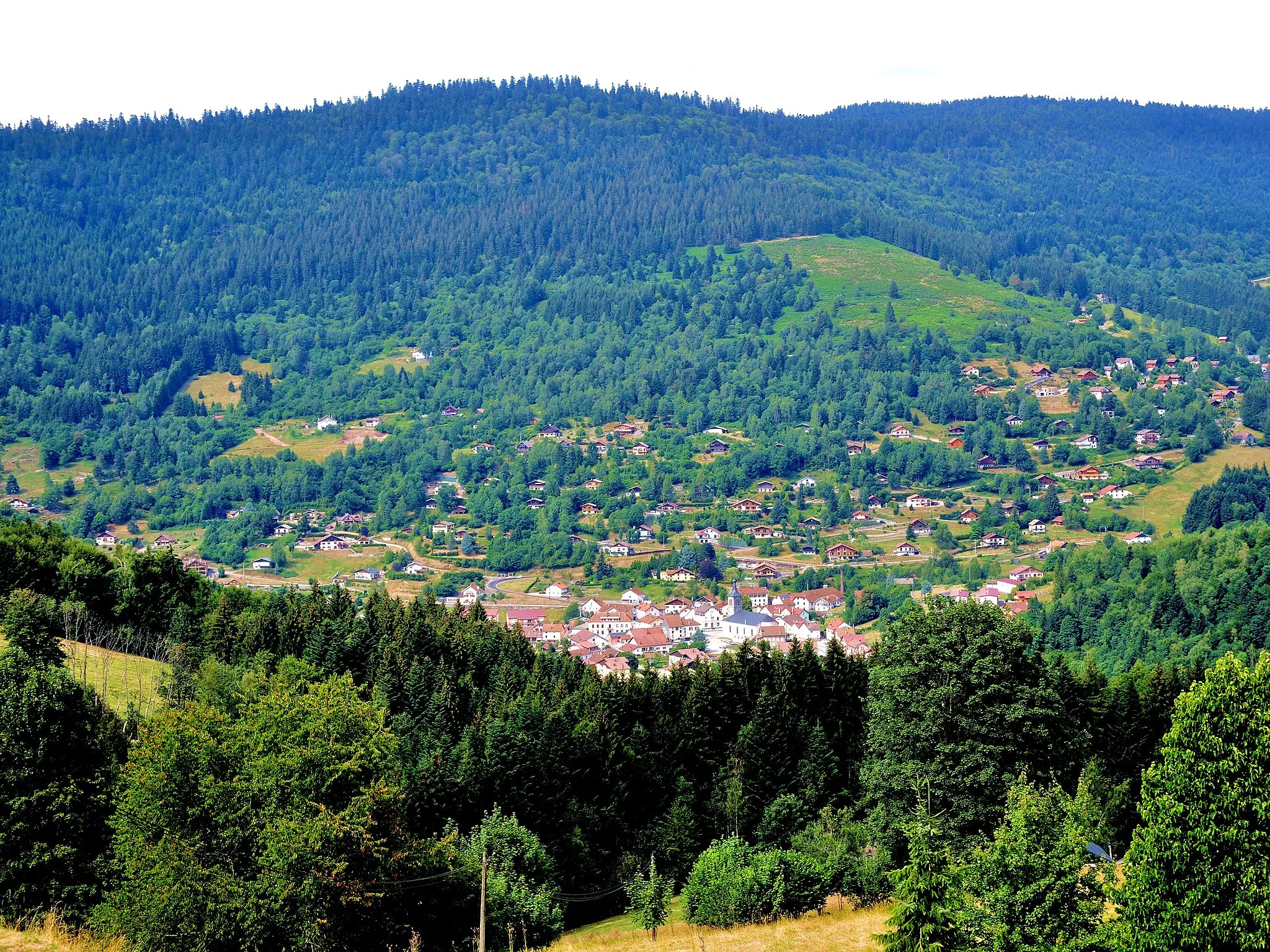 Photo showing: Village de ventron, vu de la route de Frère Joseph.