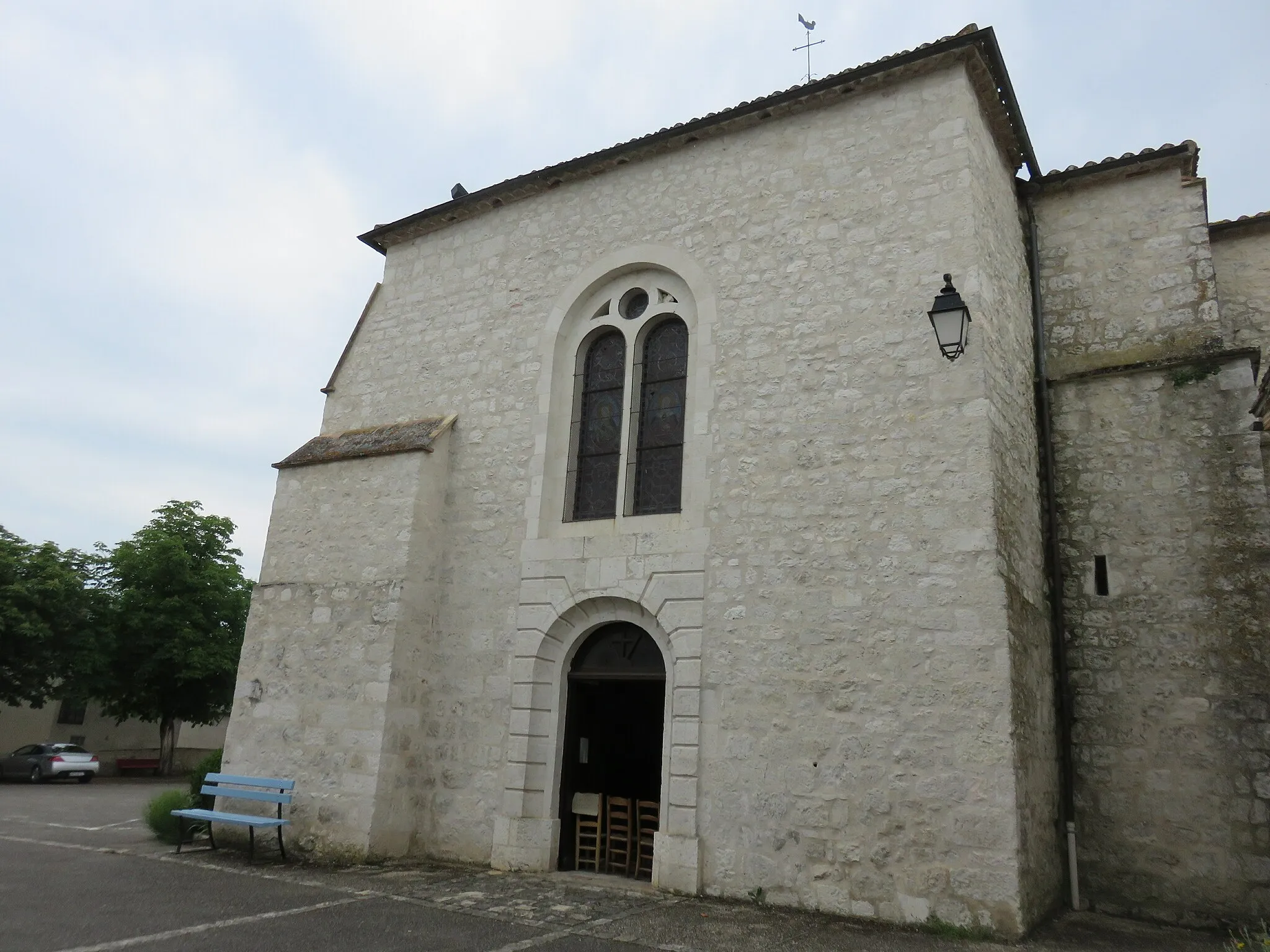 Photo showing: Façade de l'église Saint-Denis de Saint-Daunès (Lot, France).