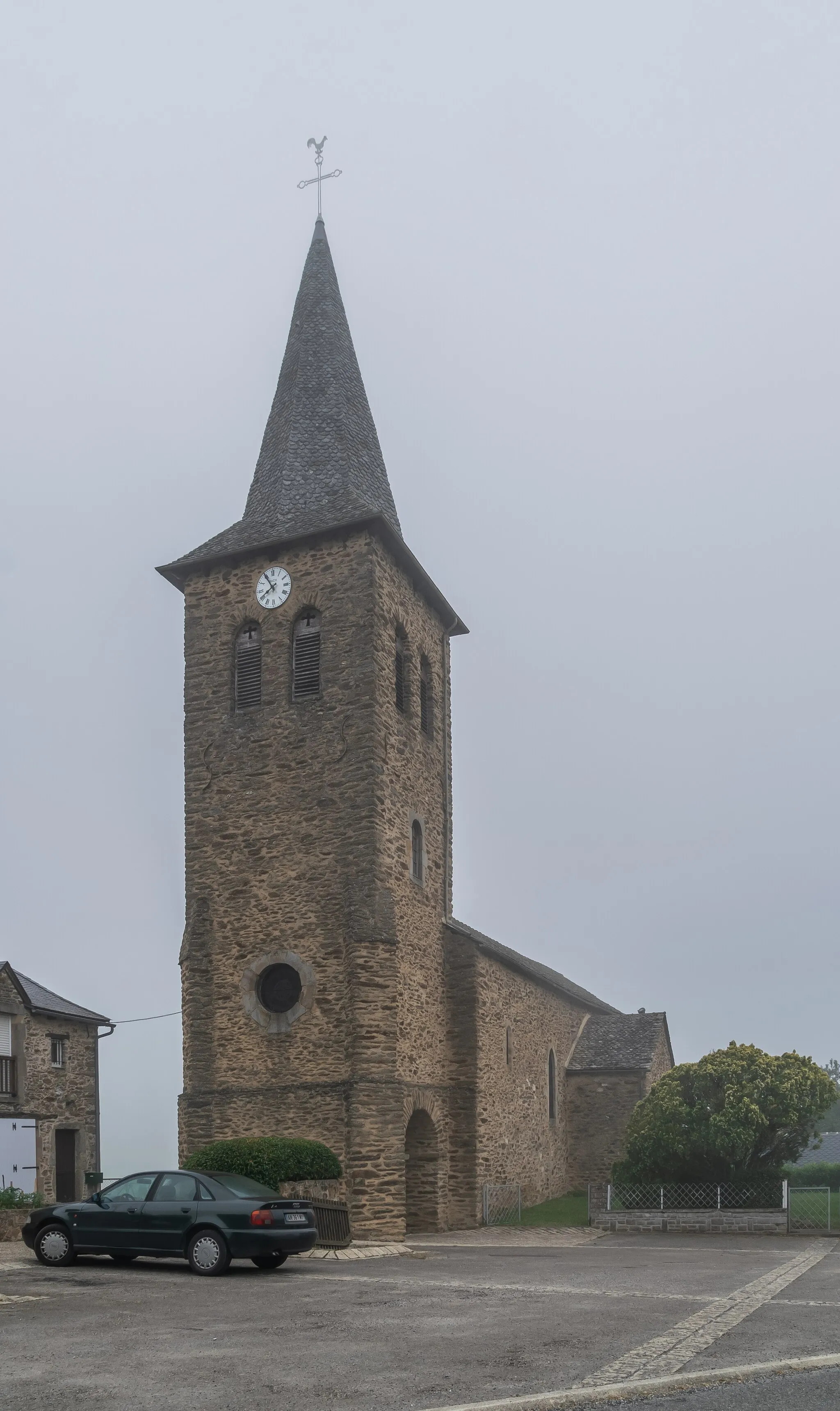 Photo showing: Church in village Saint Martial, commune of Tauriac-de-Naucelle, Aveyron, France