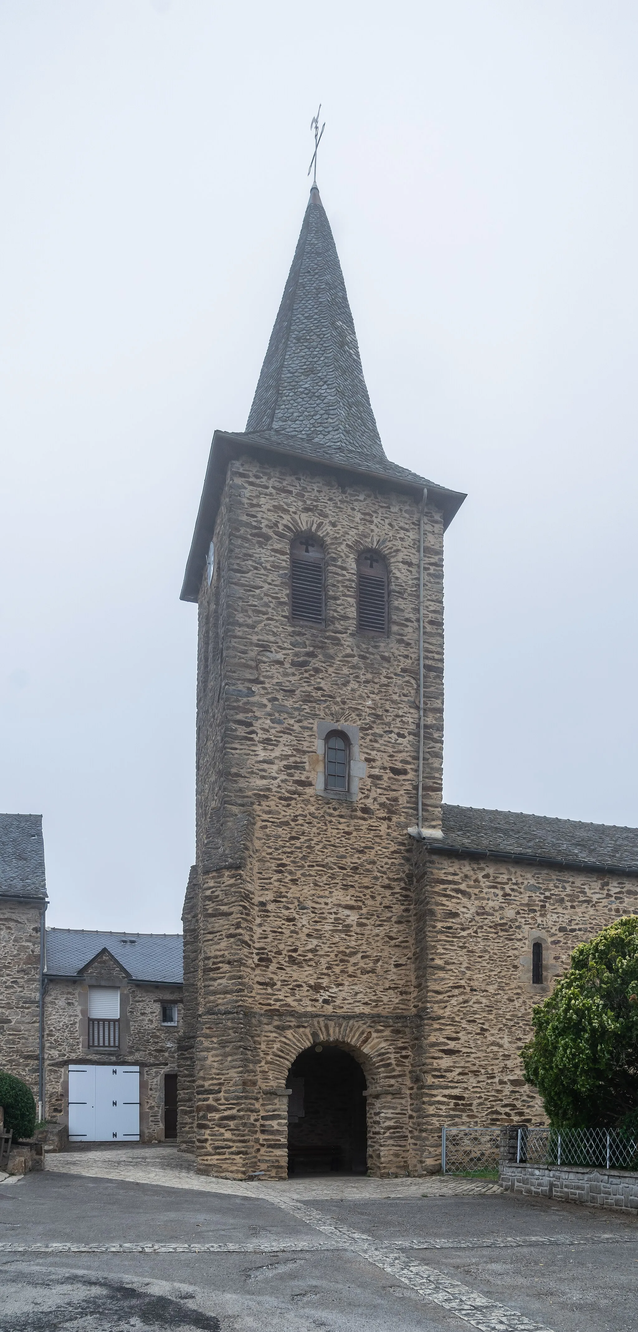 Photo showing: Church in village Saint Martial, commune of Tauriac-de-Naucelle, Aveyron, France