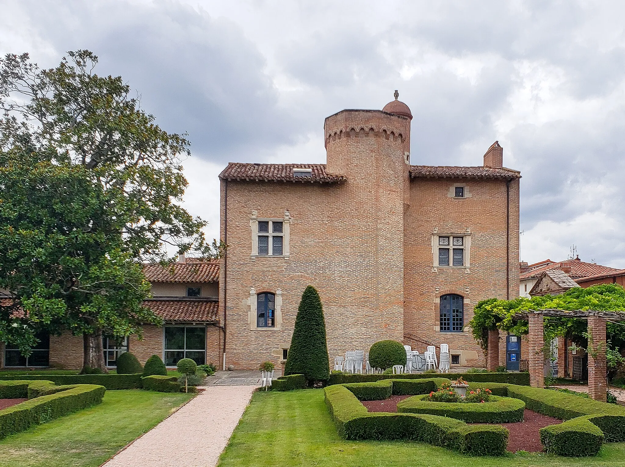 Photo showing: L'hôtel d'Ardouin (musée de Mazères) et les jardins à Mazères (Ariège)