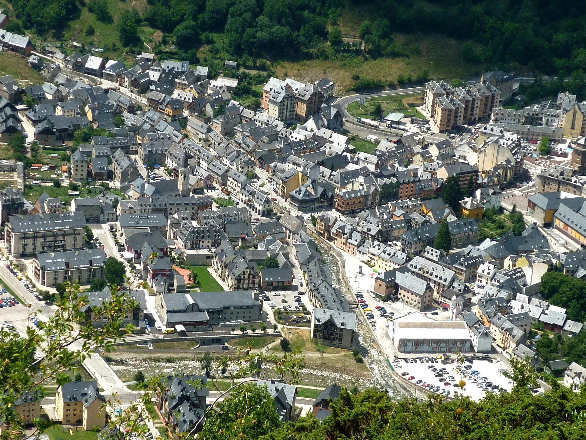 Photo showing: Vielha des del mirador de Salient (Vielha e Mijaran)