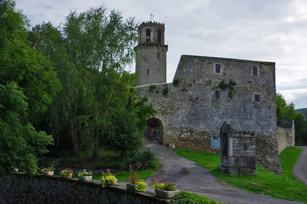 Photo showing: This building is indexed in the base Mérimée, a database of architectural heritage maintained by the French Ministry of Culture, under the reference PA09000024 .