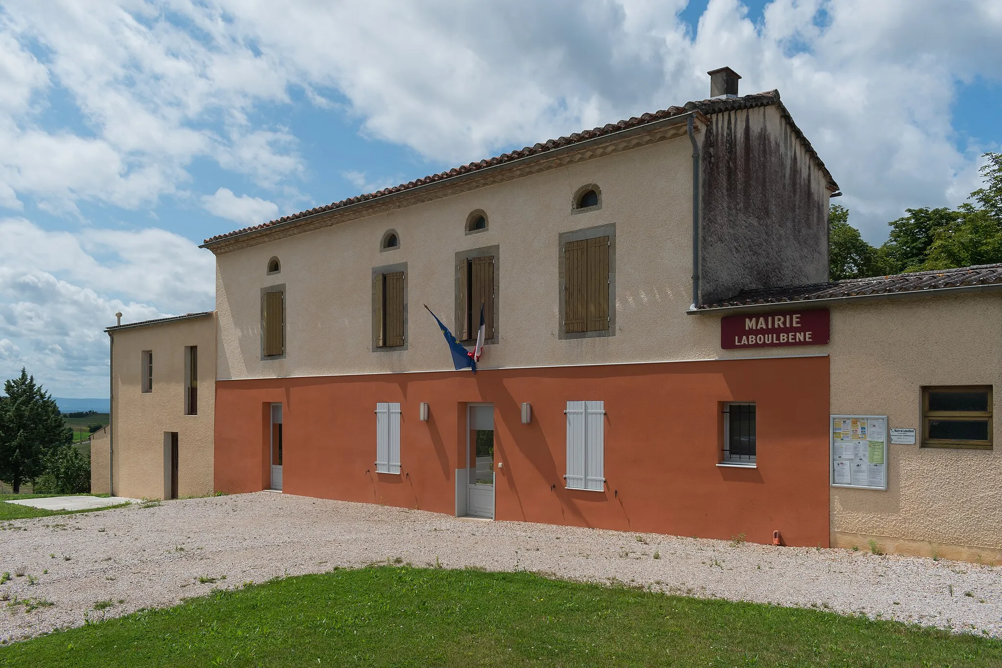 Photo showing: Town hall of Laboulbène, Tarn, France