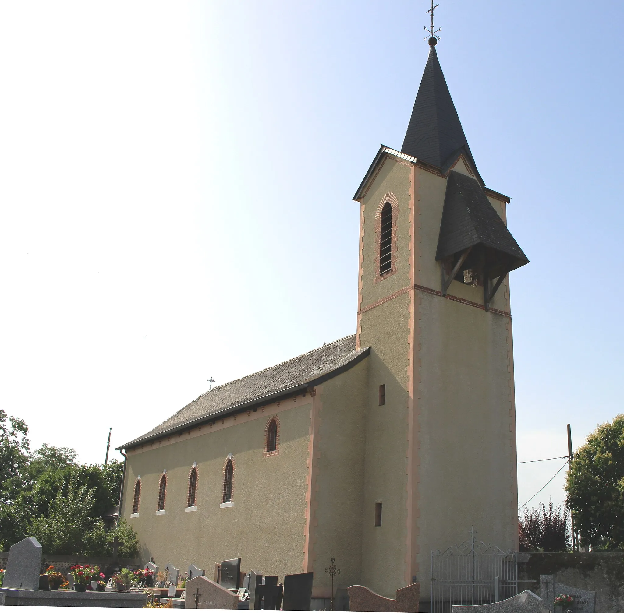 Photo showing: Église de la Nativité-de-la-Sainte-Vierge de Lagarde (Hautes-Pyrénées)