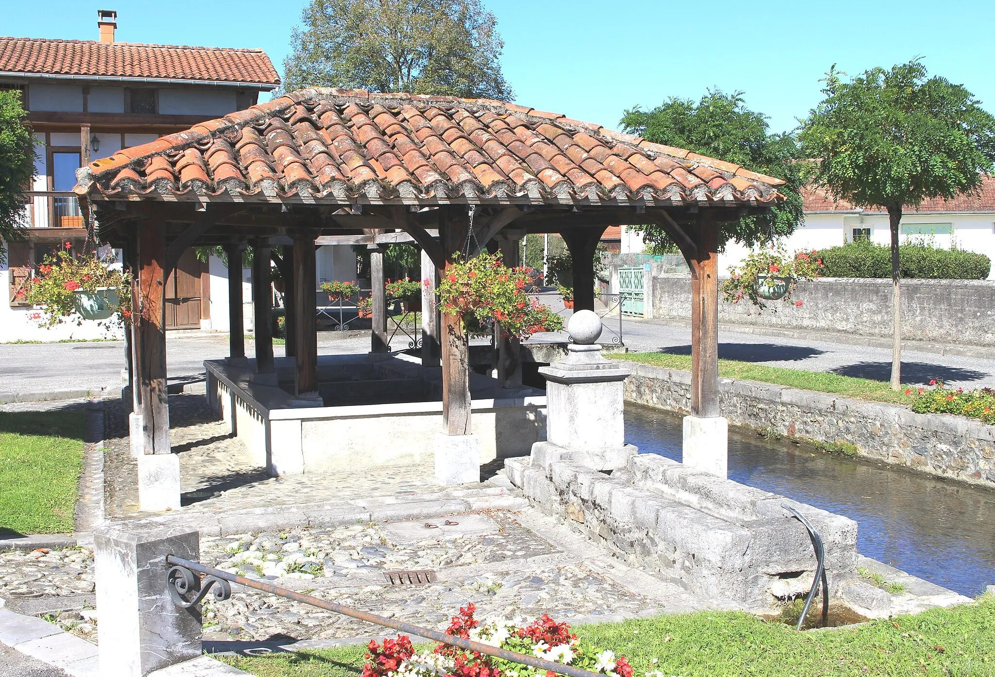 Photo showing: Lavoir de Mazères-de-Neste (Hautes-Pyrénées)