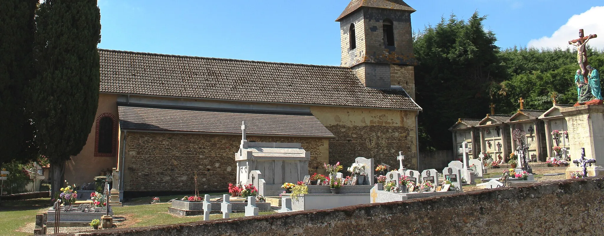 Photo showing: Cimetière de Bonnefont (Hautes-Pyrénées)