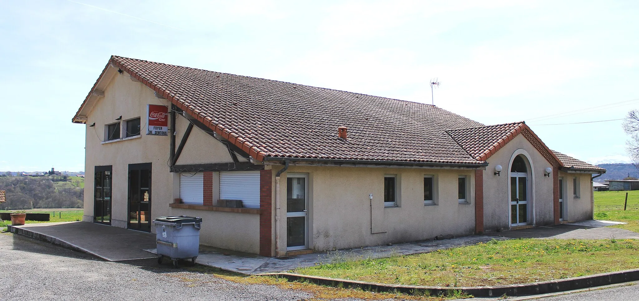 Photo showing: Foyer rural de Sentous (Hautes-Pyrénées)