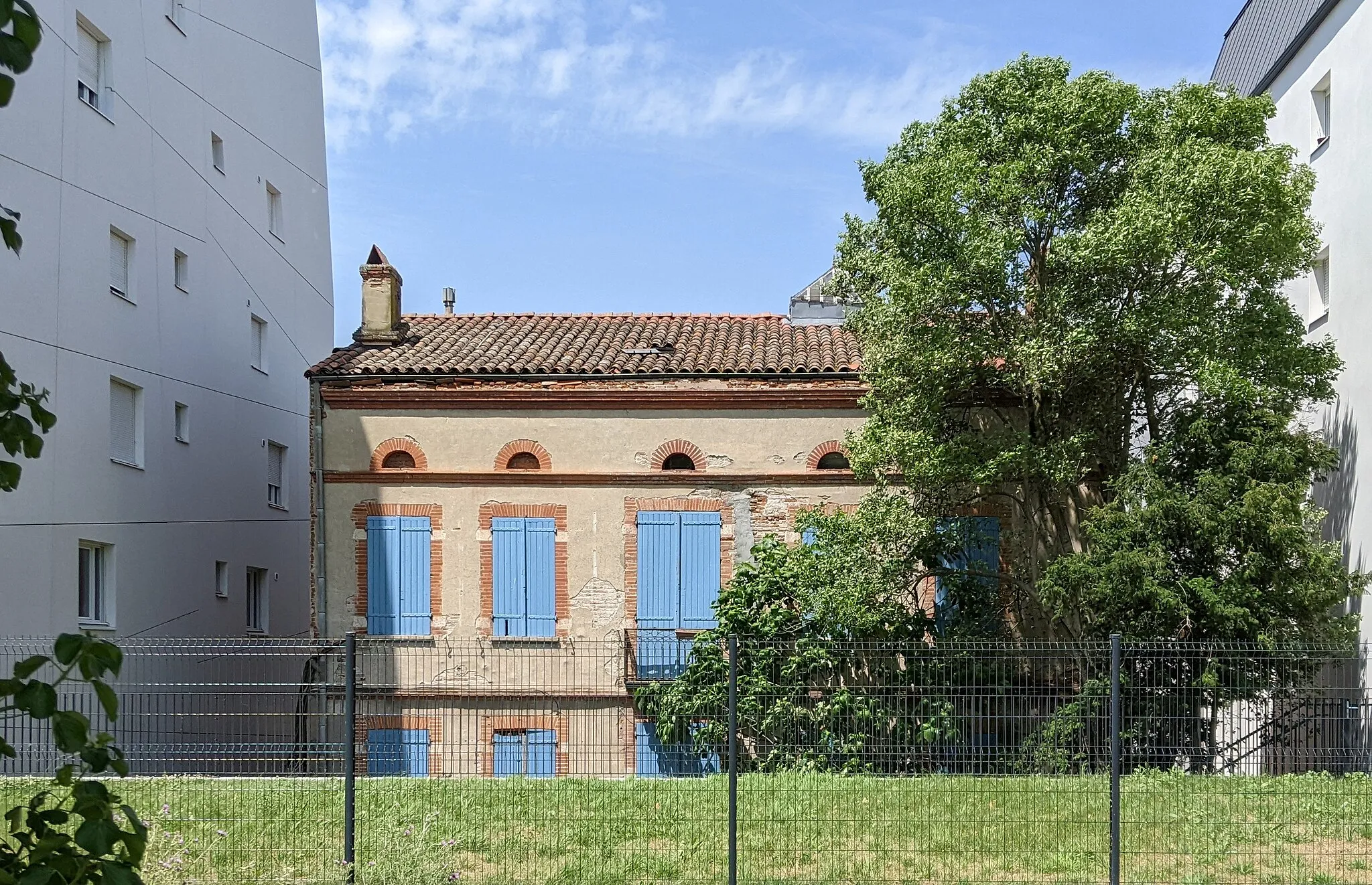 Photo showing: Maison, 186 avenue de Muret - vue de la digue (Toulouse)
