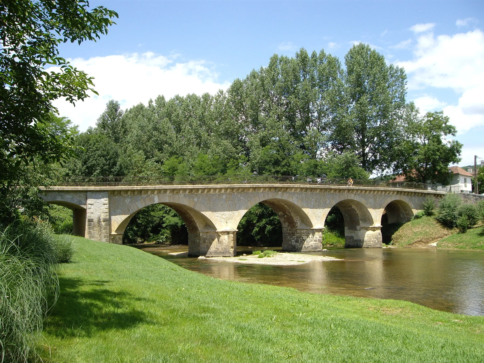 Photo showing: Pont sur l'Arros à Saint-Sever-de-Rustan (Hautes-Pyrénées, France)