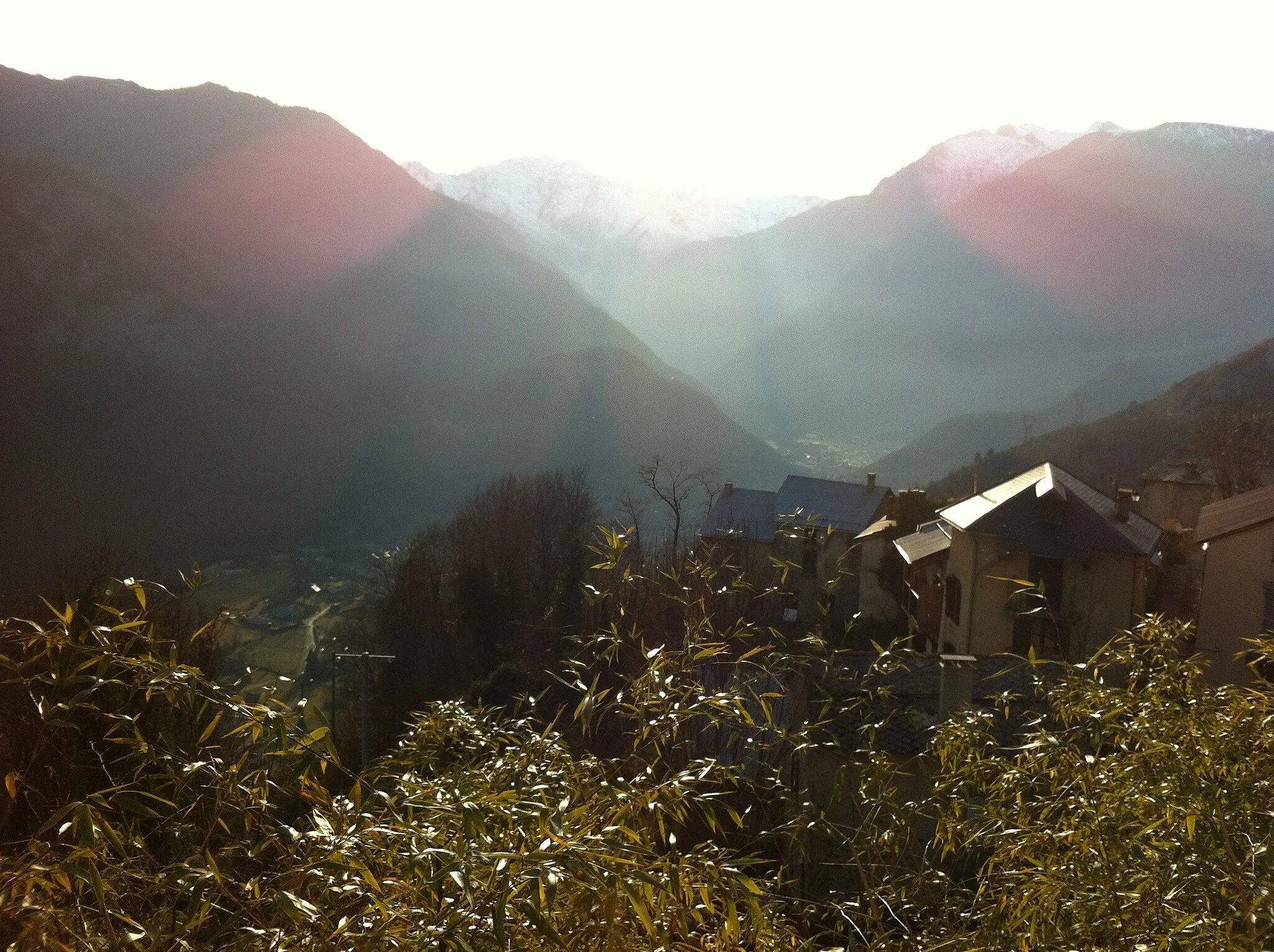 Photo showing: A view of the Pyrenees from Orus, Ariège, Occitanie, France.