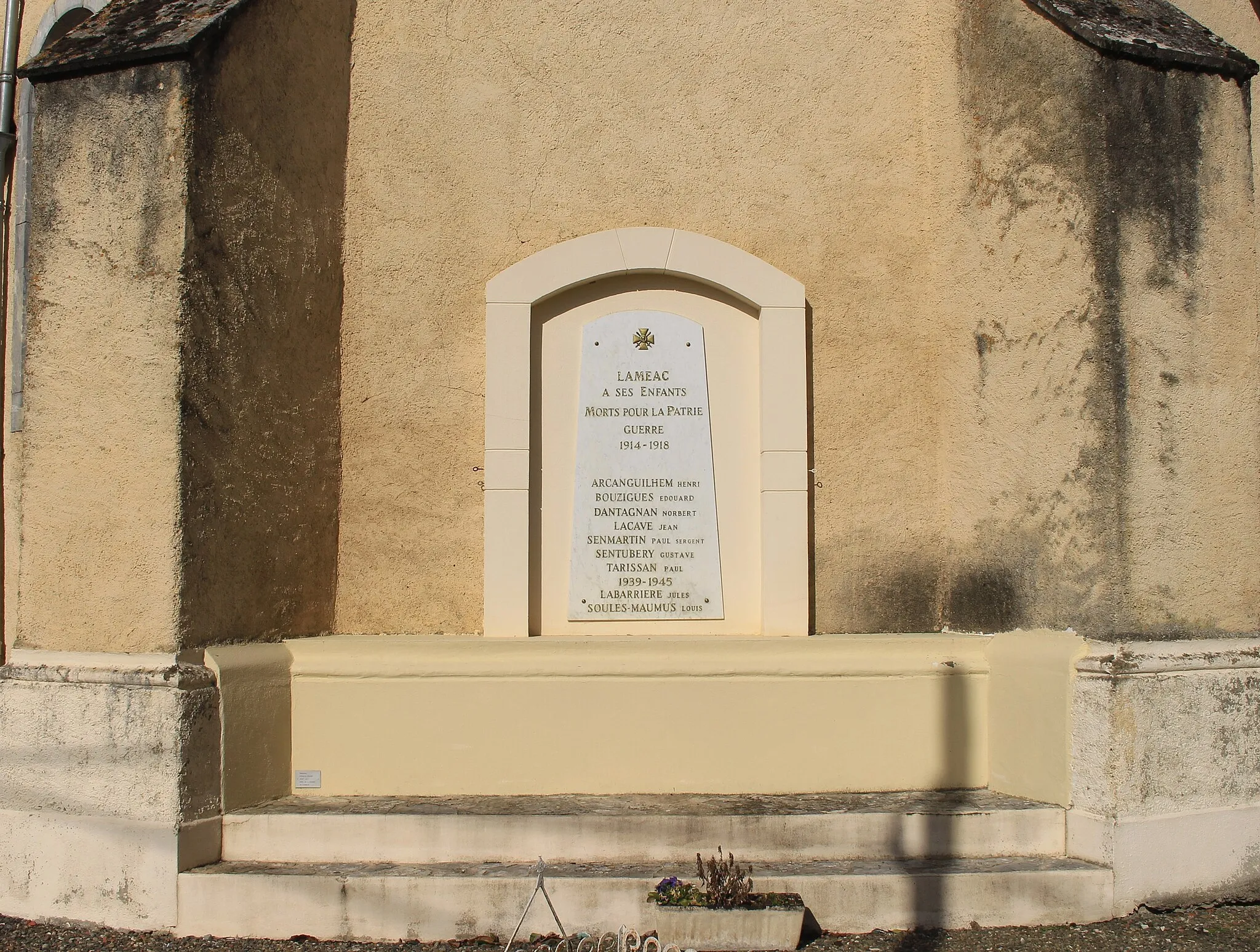 Photo showing: Monument aux morts de Laméac (Hautes-Pyrénées)