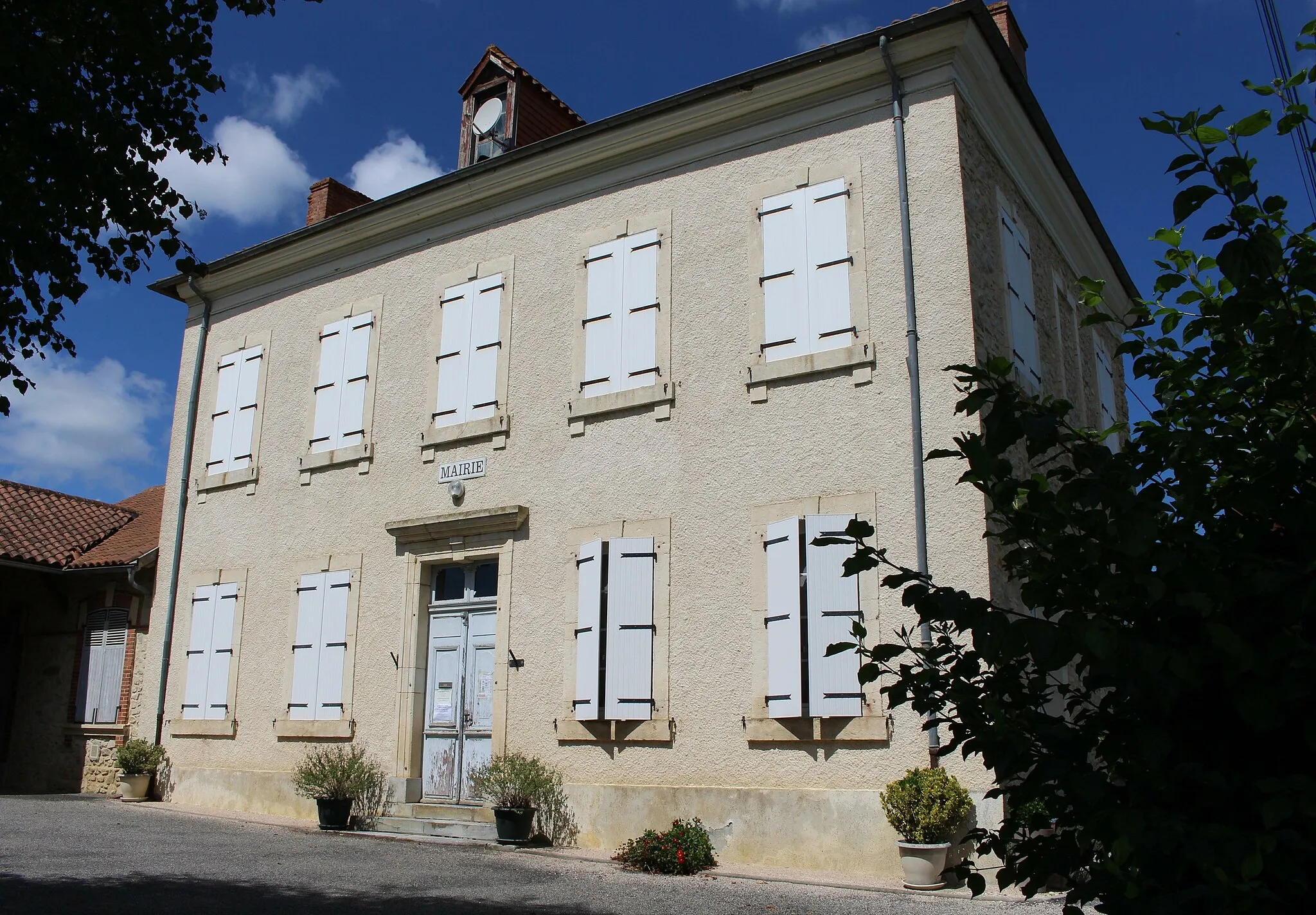 Photo showing: Mairie de Fréchède (Hautes-Pyrénées)