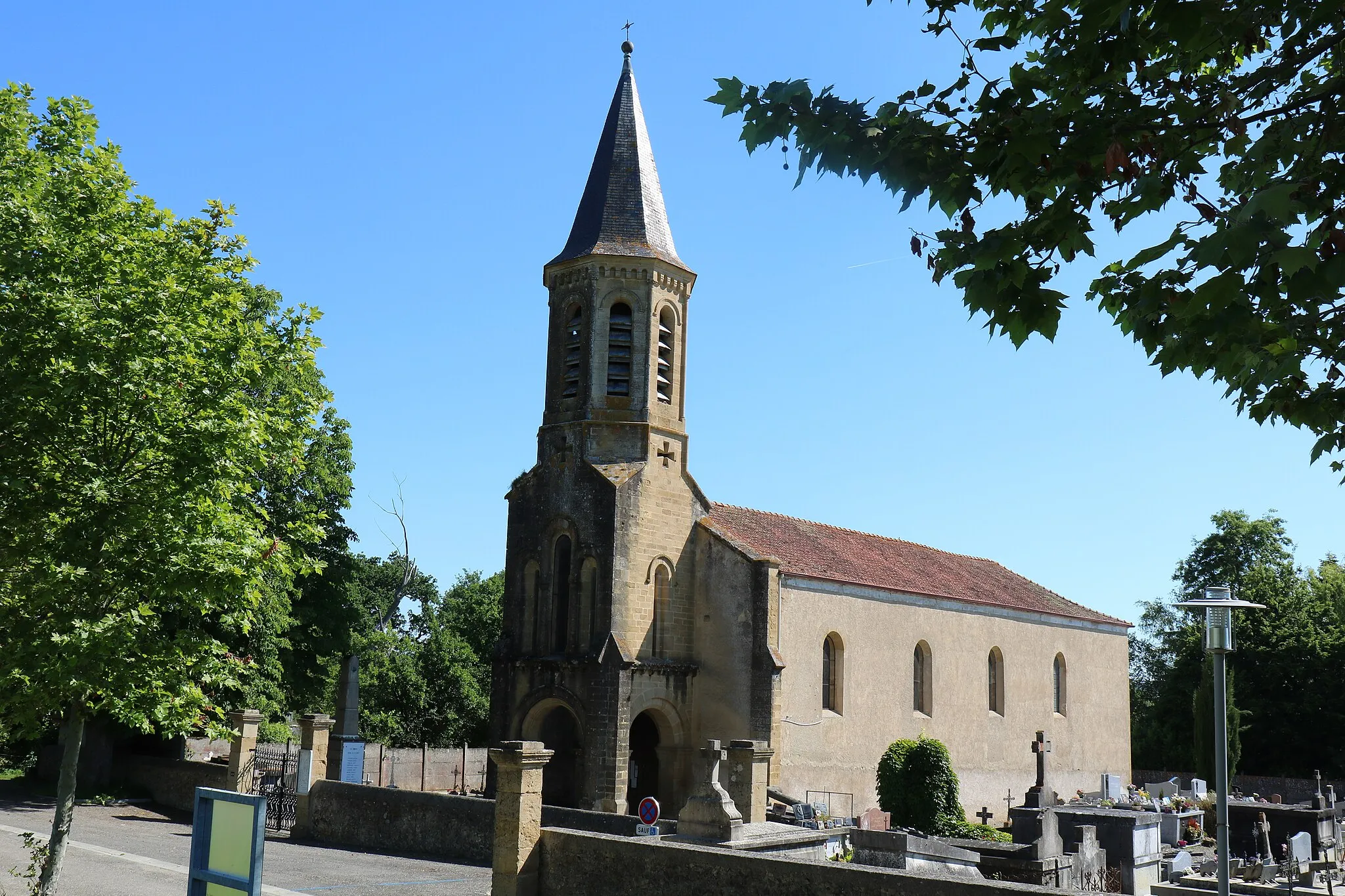 Photo showing: Eglise de la commune de Saint-Aunix-Lengros dans le Gers (32) - France