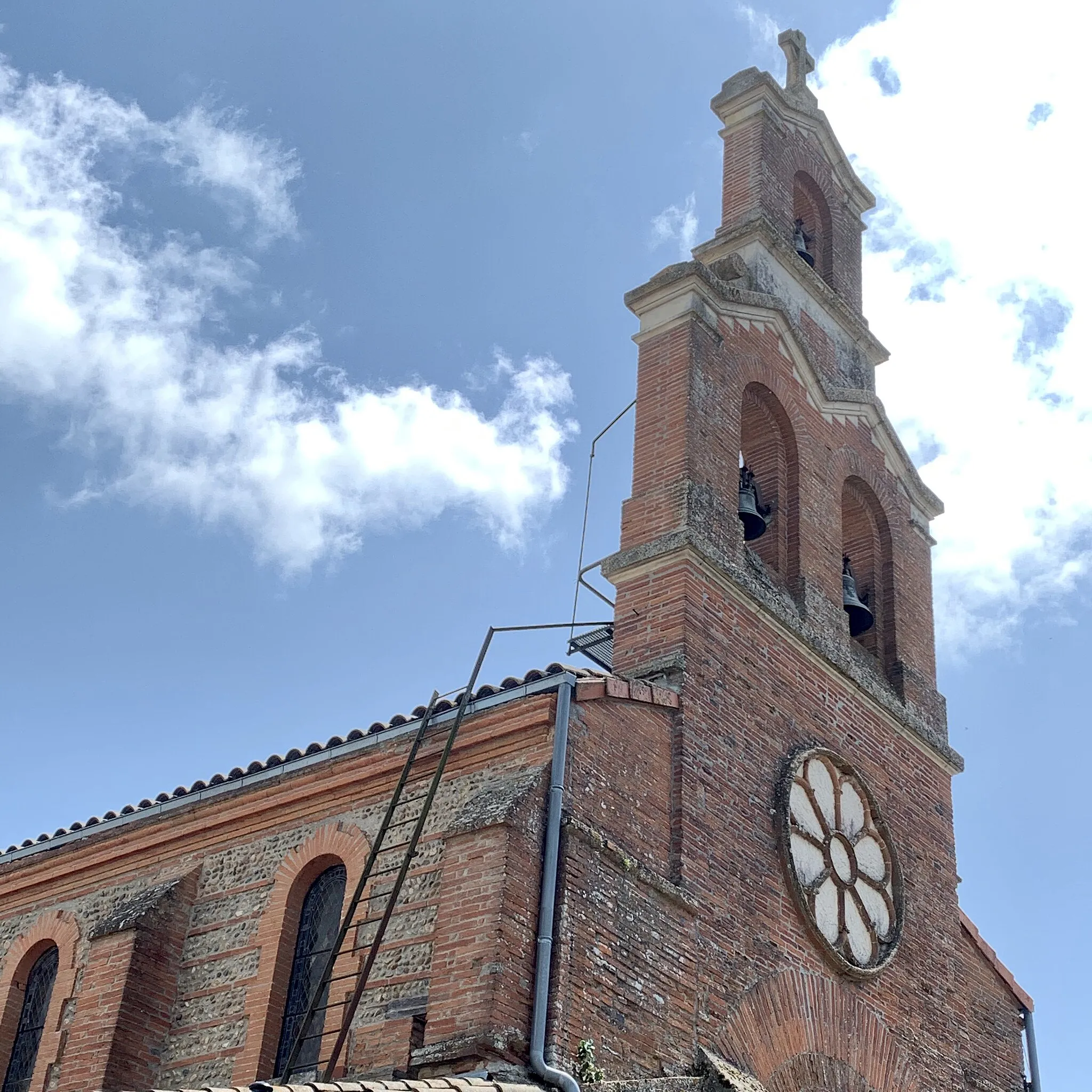 Photo showing: Clocher de l'église de la Nativité-de-la-Sainte-Vierge de Bonrepos-sur-Aussonnelle en Haute-Garonne (France)