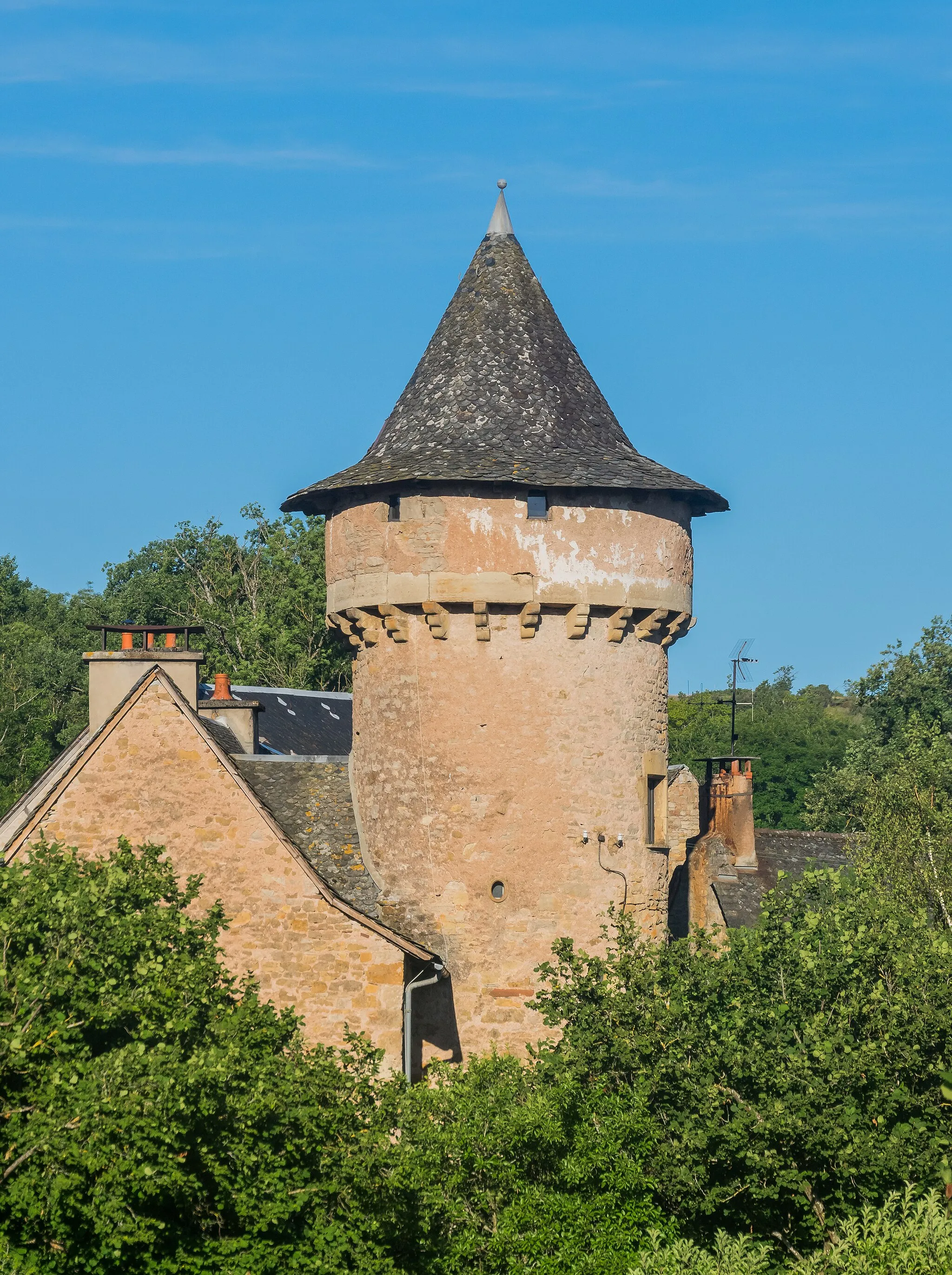 Photo showing: Maison forte d'Aboul, commune de Bozouls, Aveyron, France